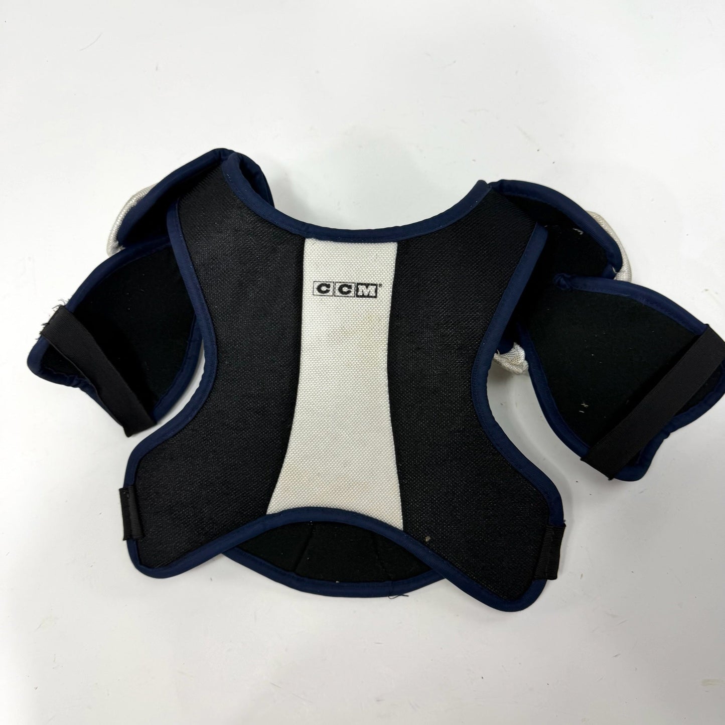 Used CCM Tacks 552 Shoulder Pads | Youth Small/Medium | AB489