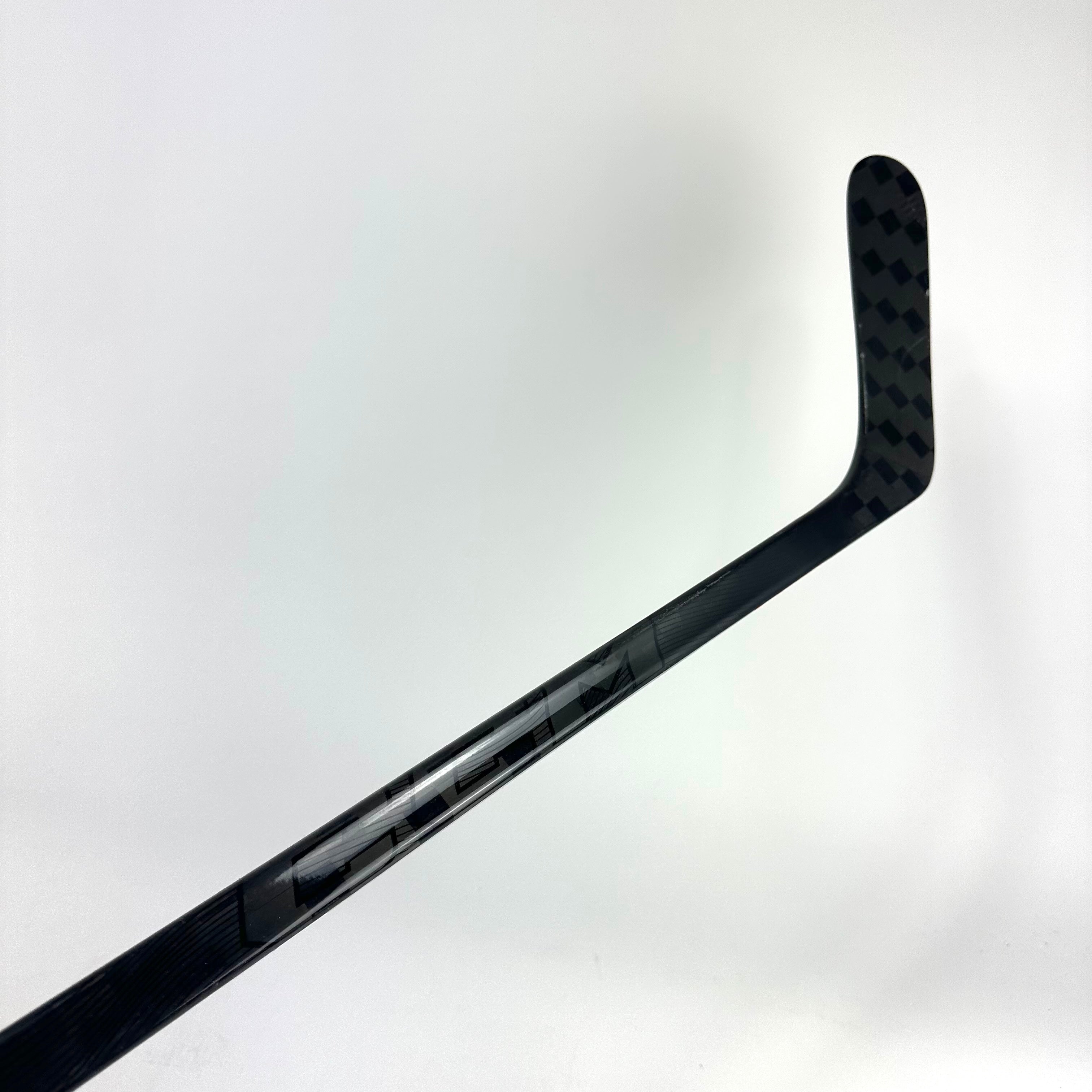 New Left CCM Ribcor Trigger 7 Pro | 80 Flex P90M Curve Grip | H345