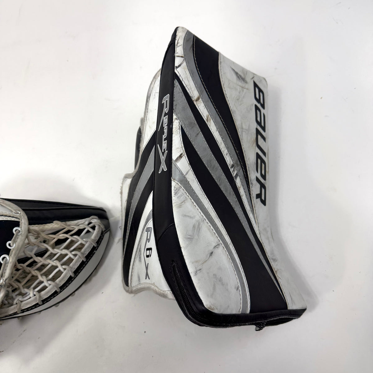 Used White Black and Blue Reebok L7 Junior Goalie Glove | AB359