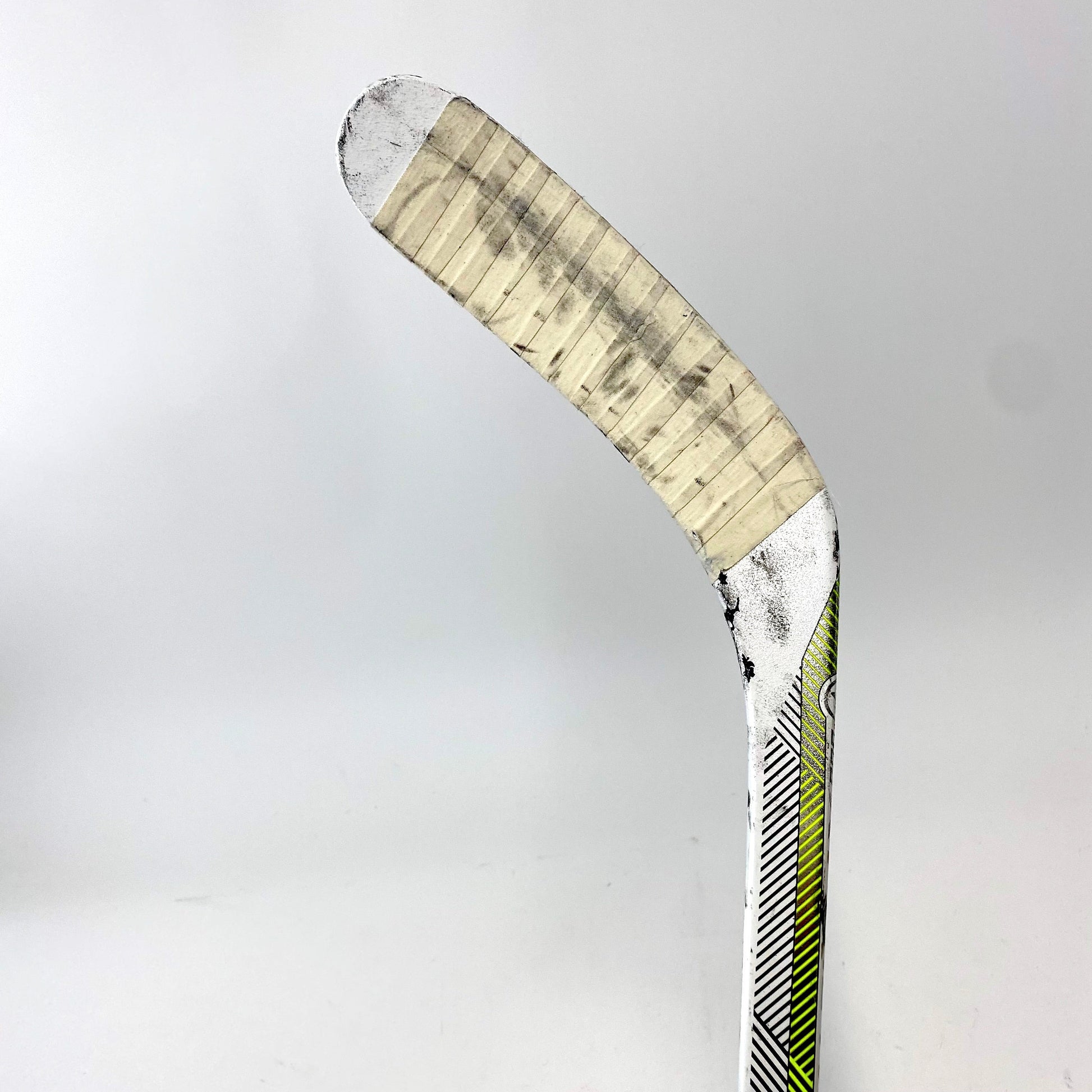 Used Left Handed White Warrior Alpha LX Pro | 90 Flex | P28 Custom Curve | Grip | #M431 - Top Flight Hockey