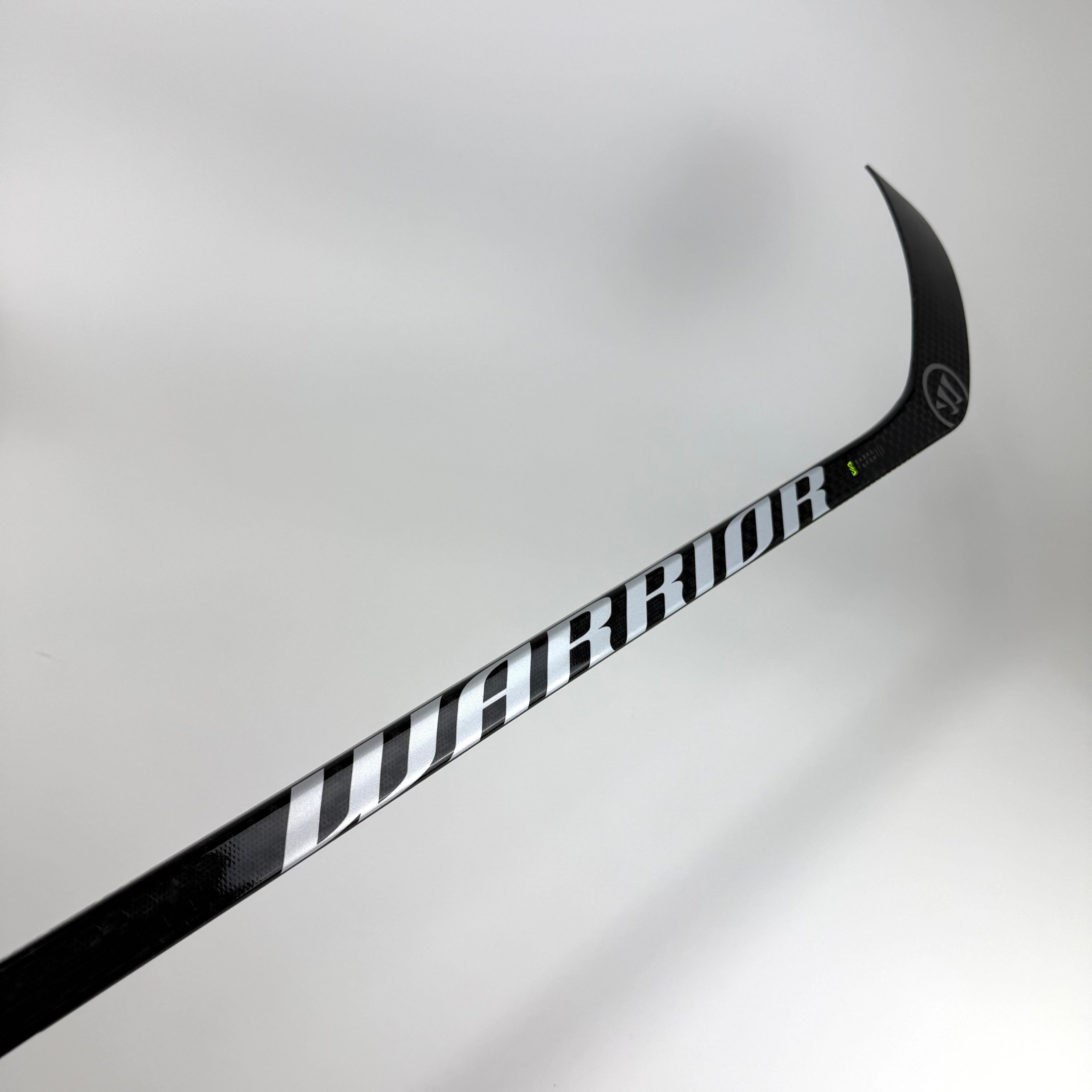 New Right Warrior Alpha LX2 | 85 Flex W28 Curve Grip | R275 - Top Flight Hockey