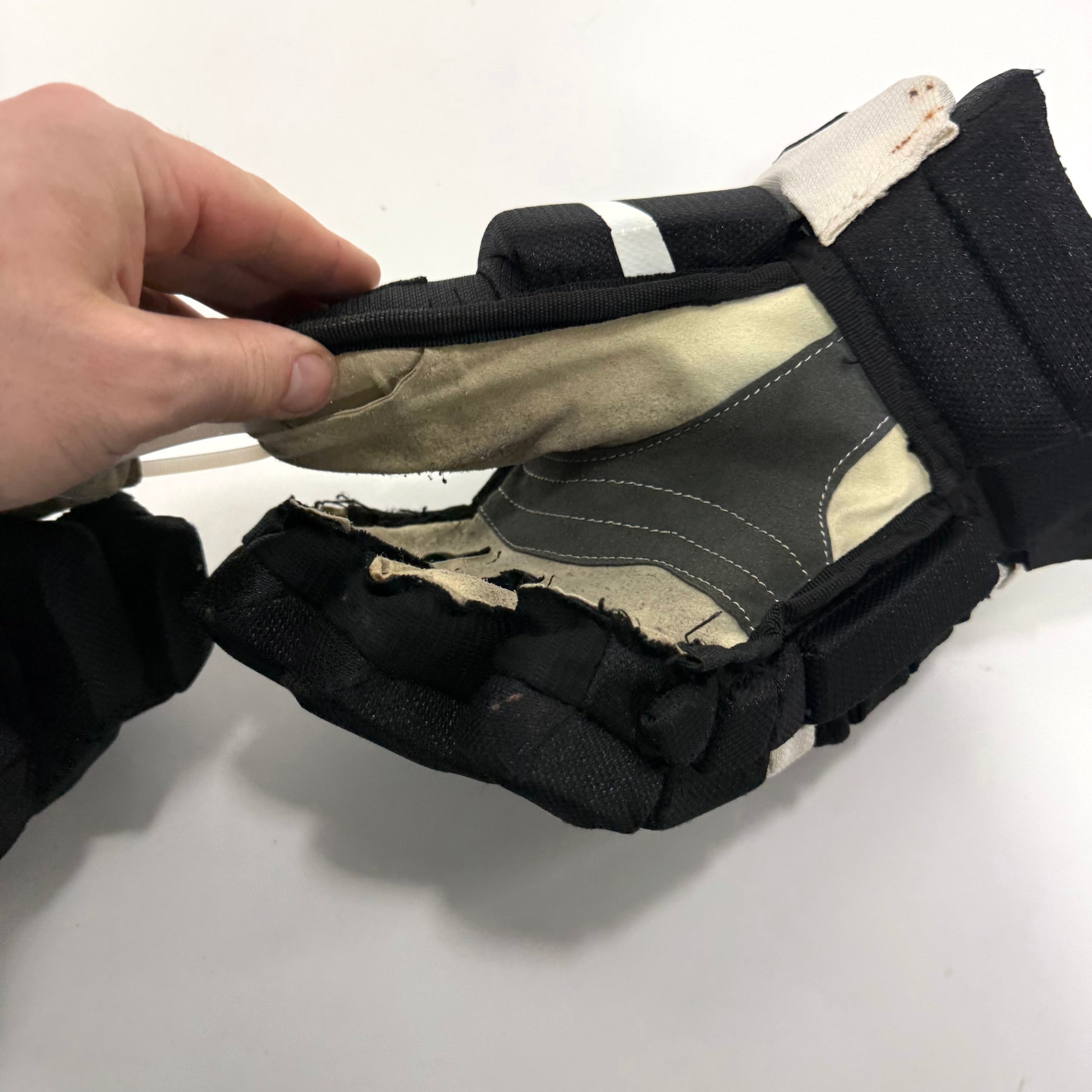 Used Black and White Verbero Gloves | 14" | #A116 - Top Flight Hockey