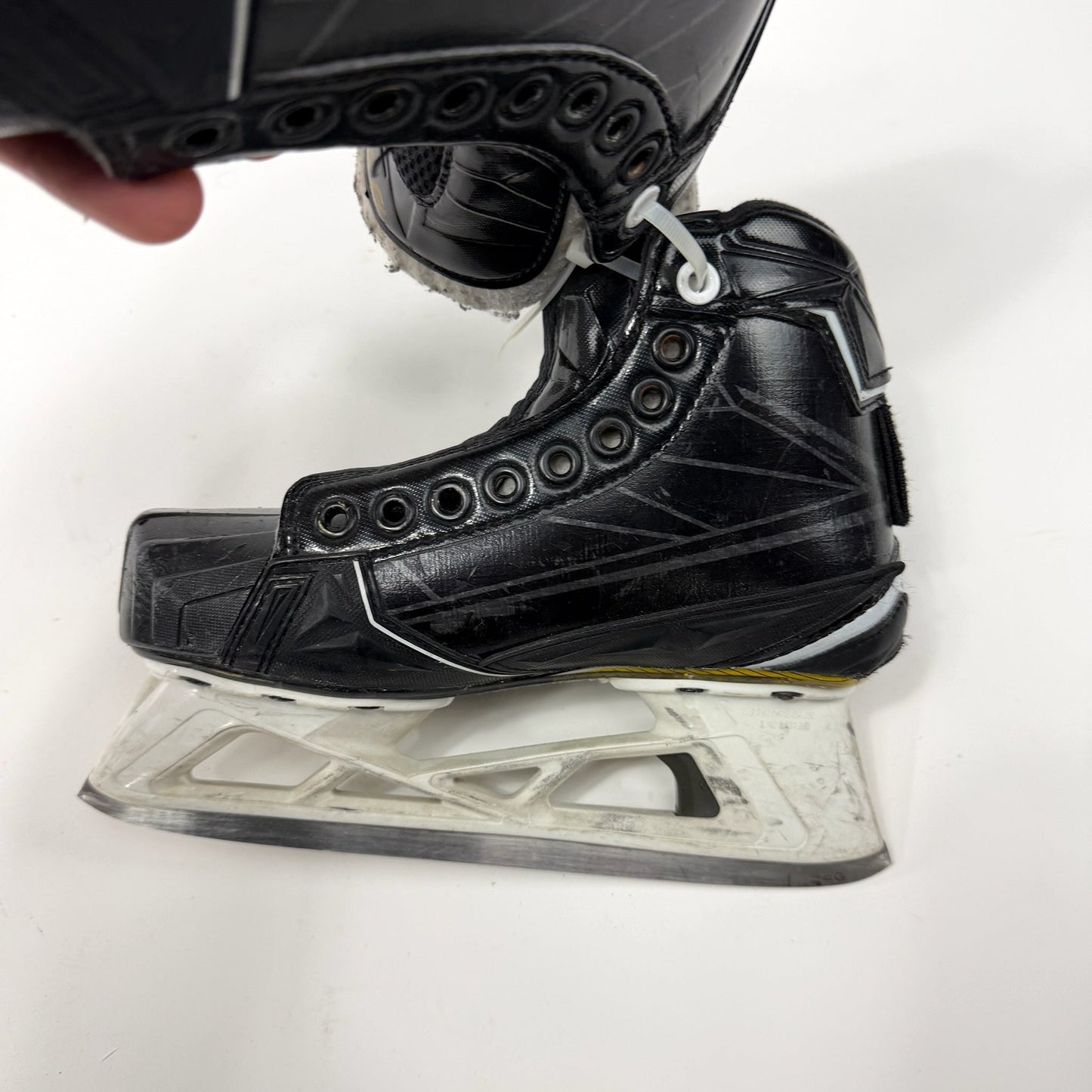 Used Bauer Supreme S190 Goalie Skates | Size 2 D | J138