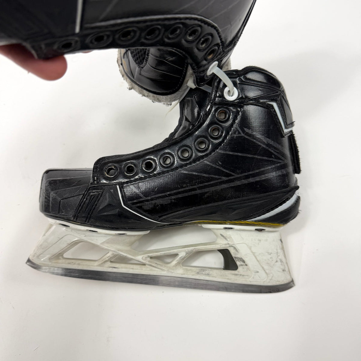 Used Bauer Supreme S190 Goalie Skates | Size 2 D | J138 - Top Flight Hockey