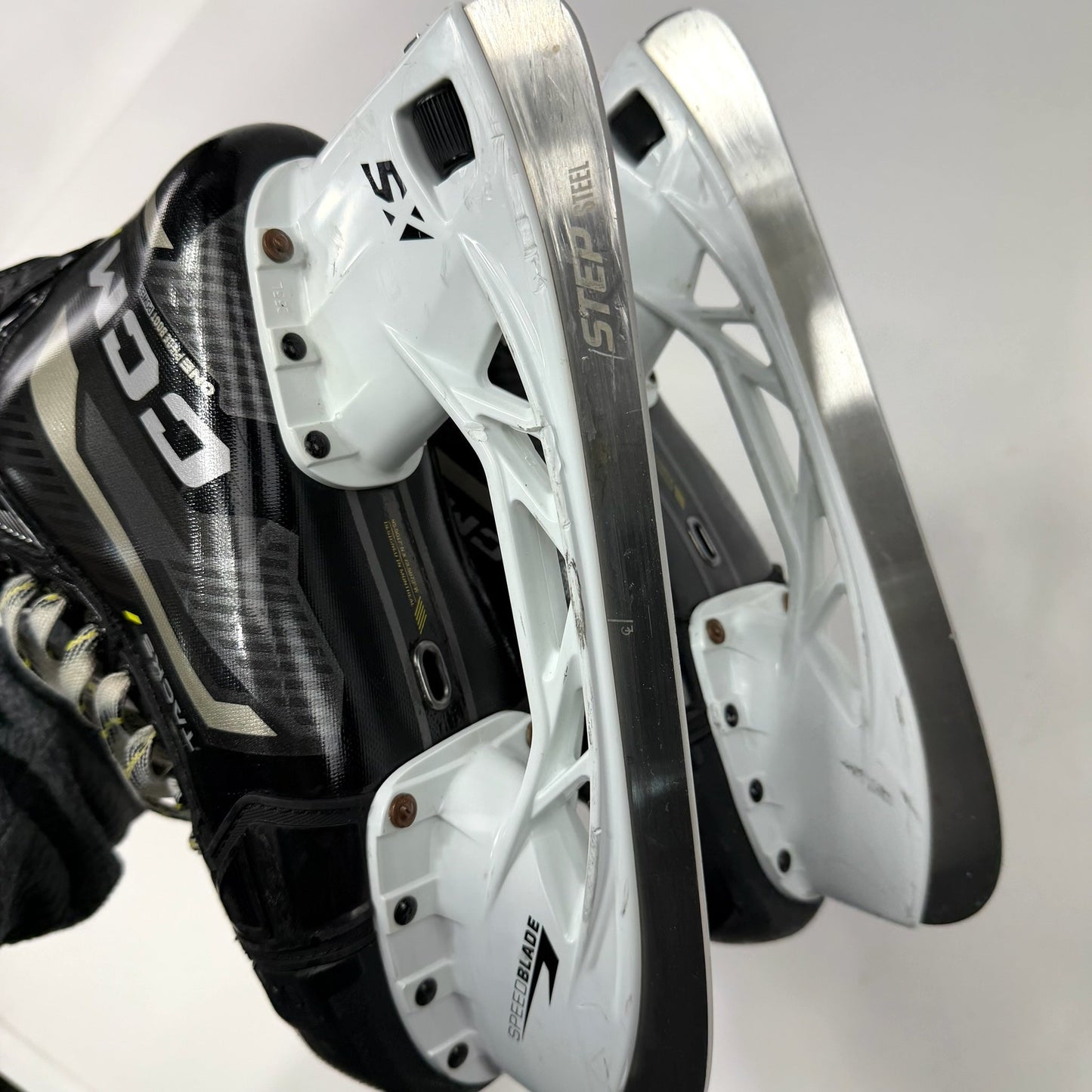 Used CCM Tacks ASV Skates | Size 6.5 R | J142