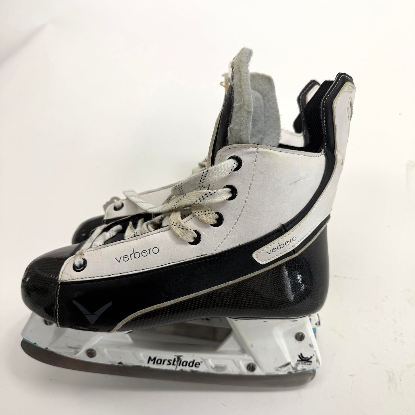 Used White Verbero Skates | Size 7.5D | A112 - Top Flight Hockey