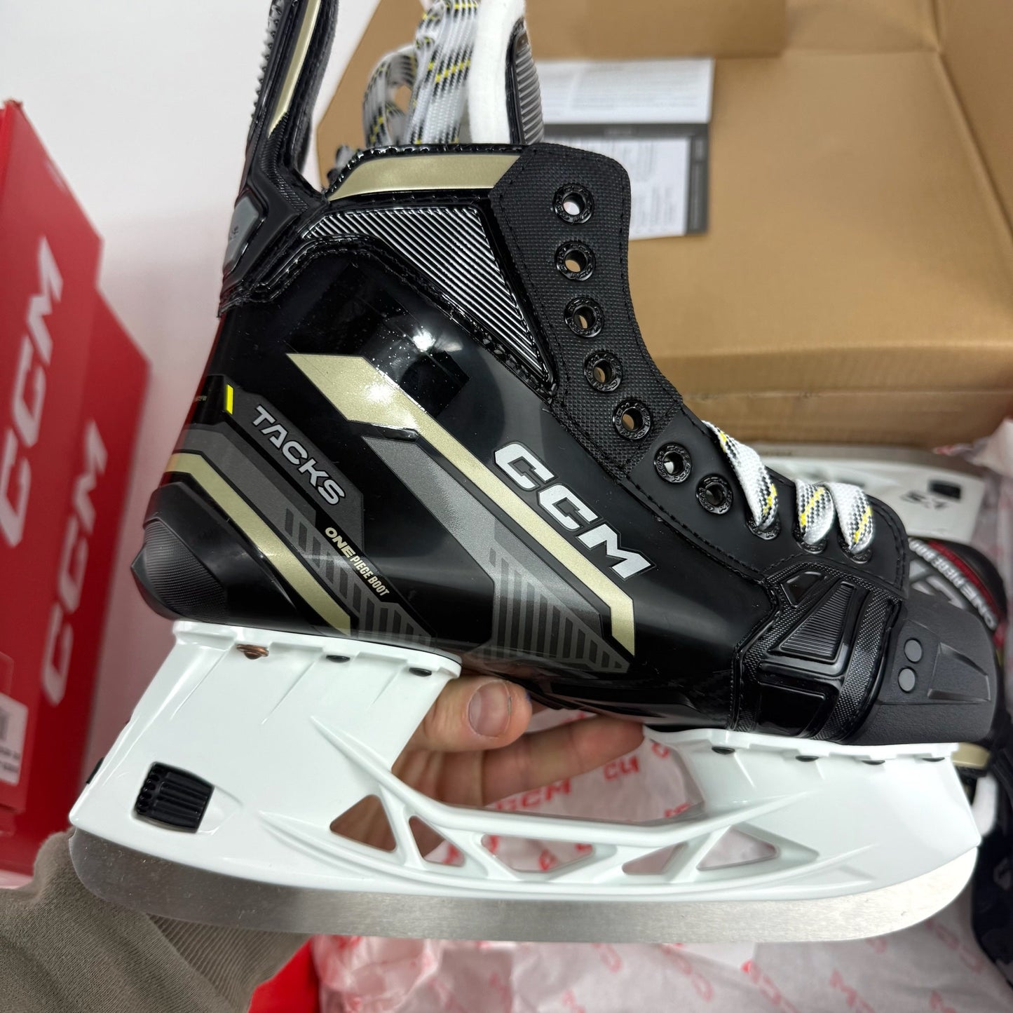 New CCM Tacks AS570 Skates | 6 Regular | CCM477 - Top Flight Hockey