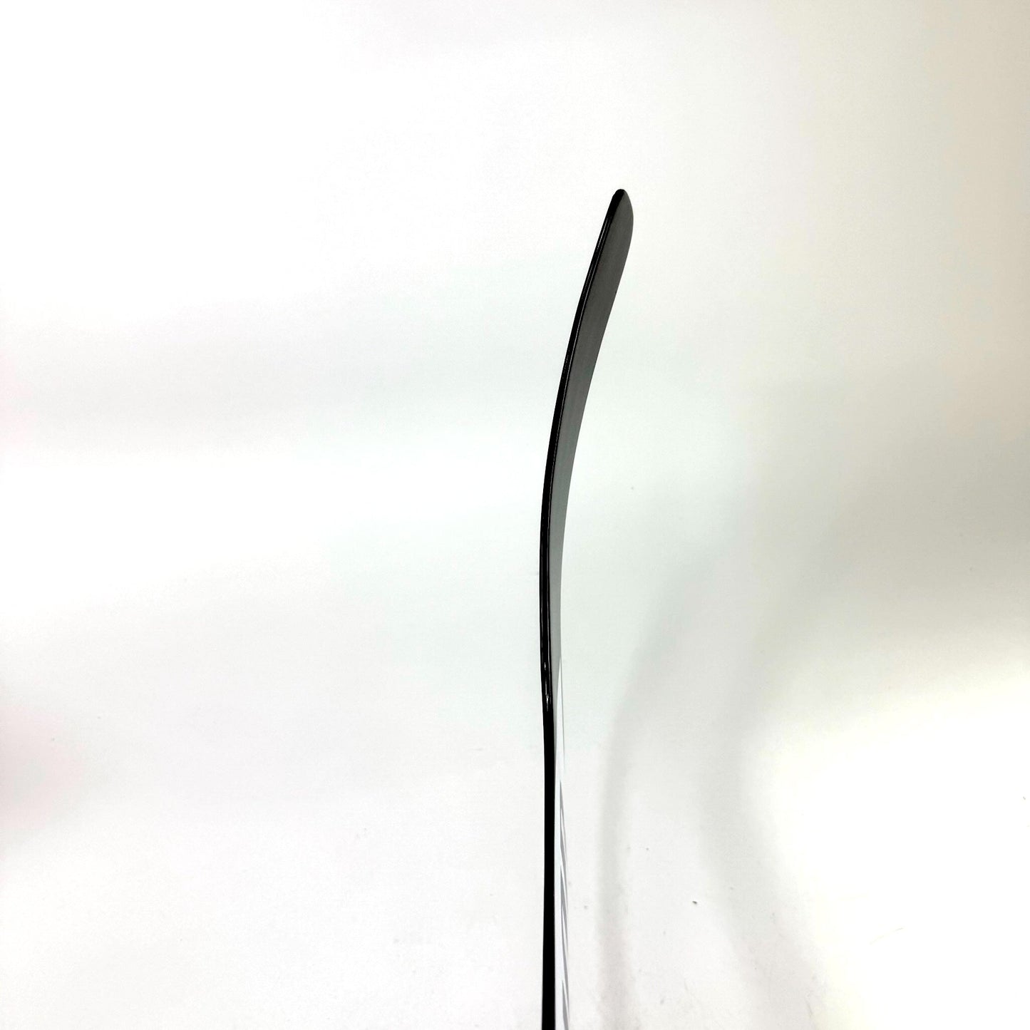 New Regular White/Navy Warrior Ritual V4 Goalie Stick | 25.5" Paddle W31 Curve | R303