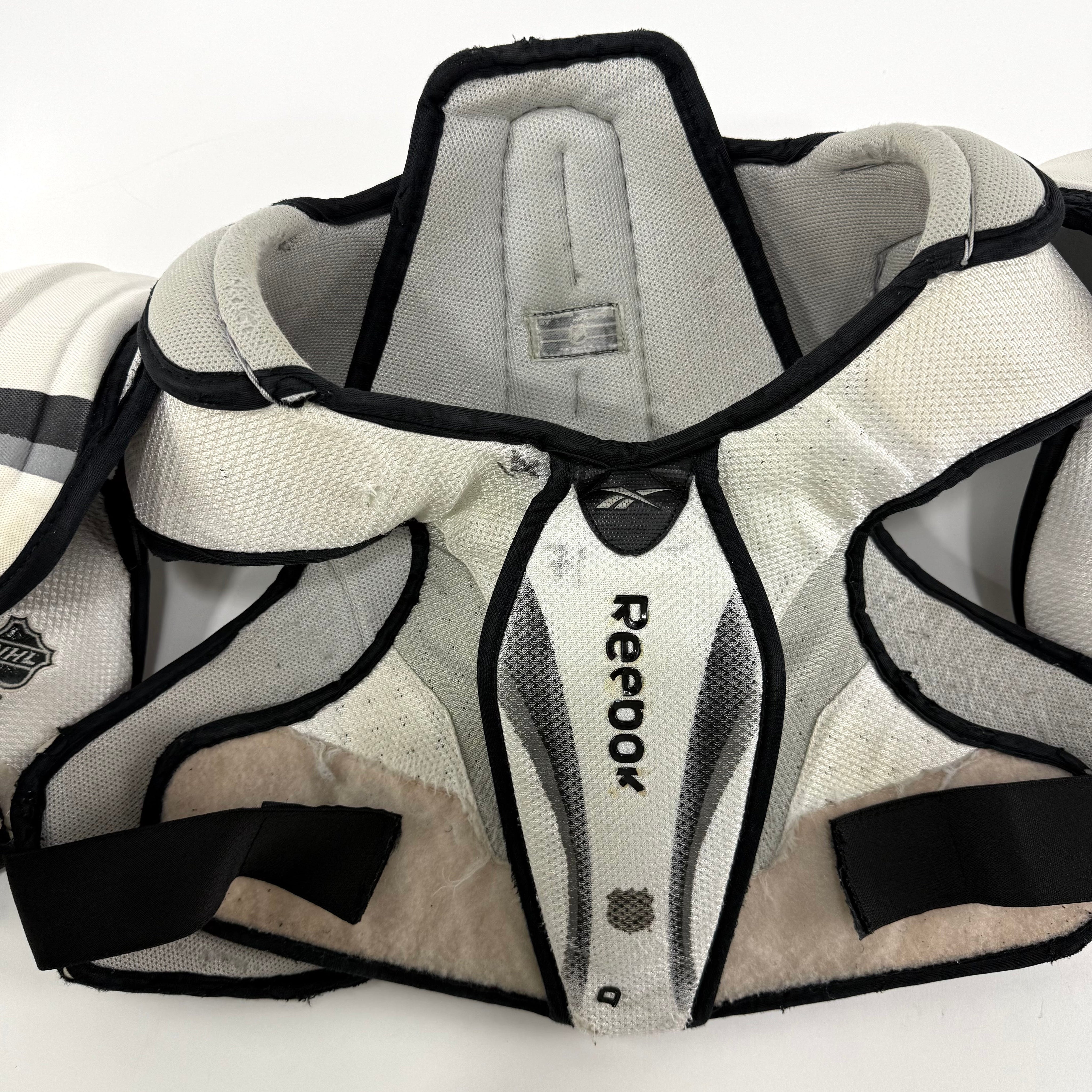 Used Reebok 9K Pro Shoulder Pads | Medium/Large | U294 - Top Flight Hockey