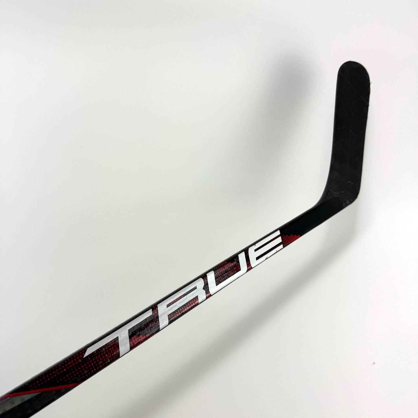 Used Left Red True Catalyst 9X4 | 85 Flex P92M Curve Grip | R834
