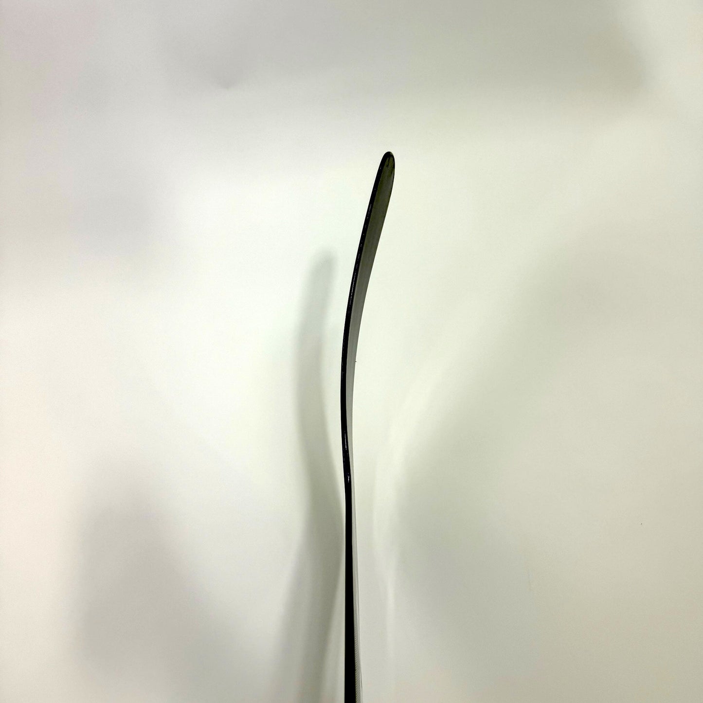 New Regular Purple and White Bauer Flylite Goalie Stick | 25.5" Paddle P31C Curve | BH430