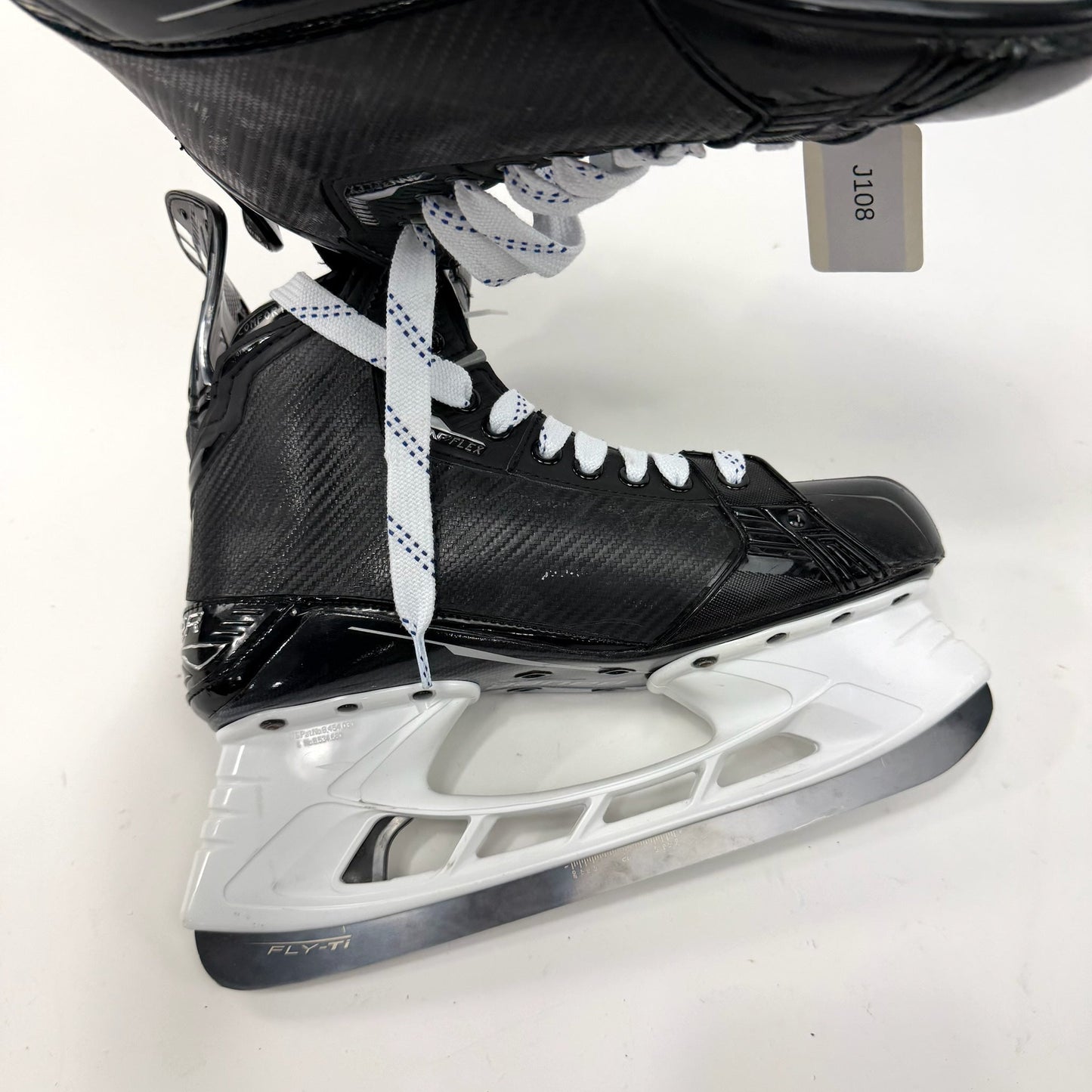 Used Bauer Supreme Mach Skates | Size 9 D | J108