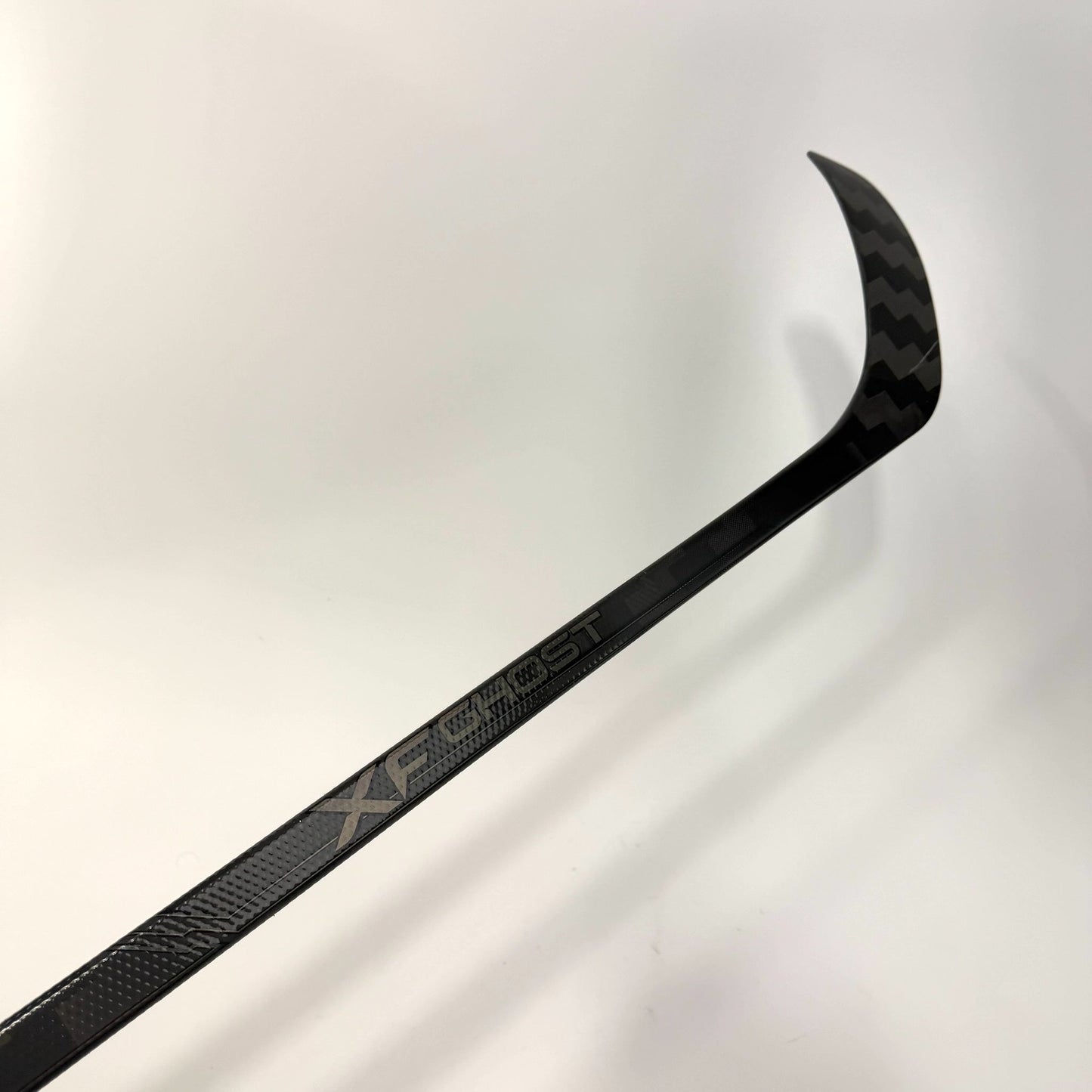 New Right CCM Tacks XF Ghost | 85 Flex P90T Curve Grip | AB972 - Top Flight Hockey