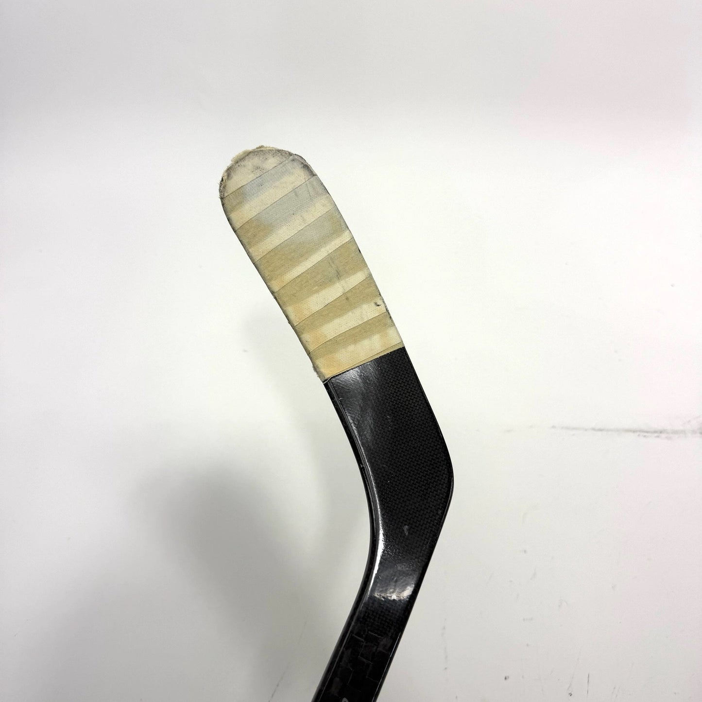 Use Left Bauer Nexus 1N | 77 Flex Custom P92 Curve Grip | Kucherov | BH231