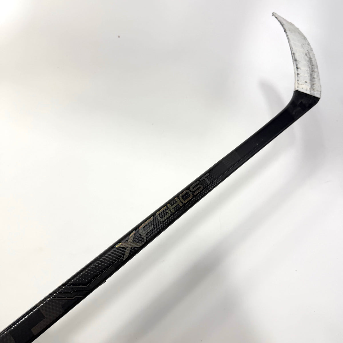 Used Right CCM Tacks XF Ghost | 85 Flex P28M Curve Grip | AB339 - Top Flight Hockey