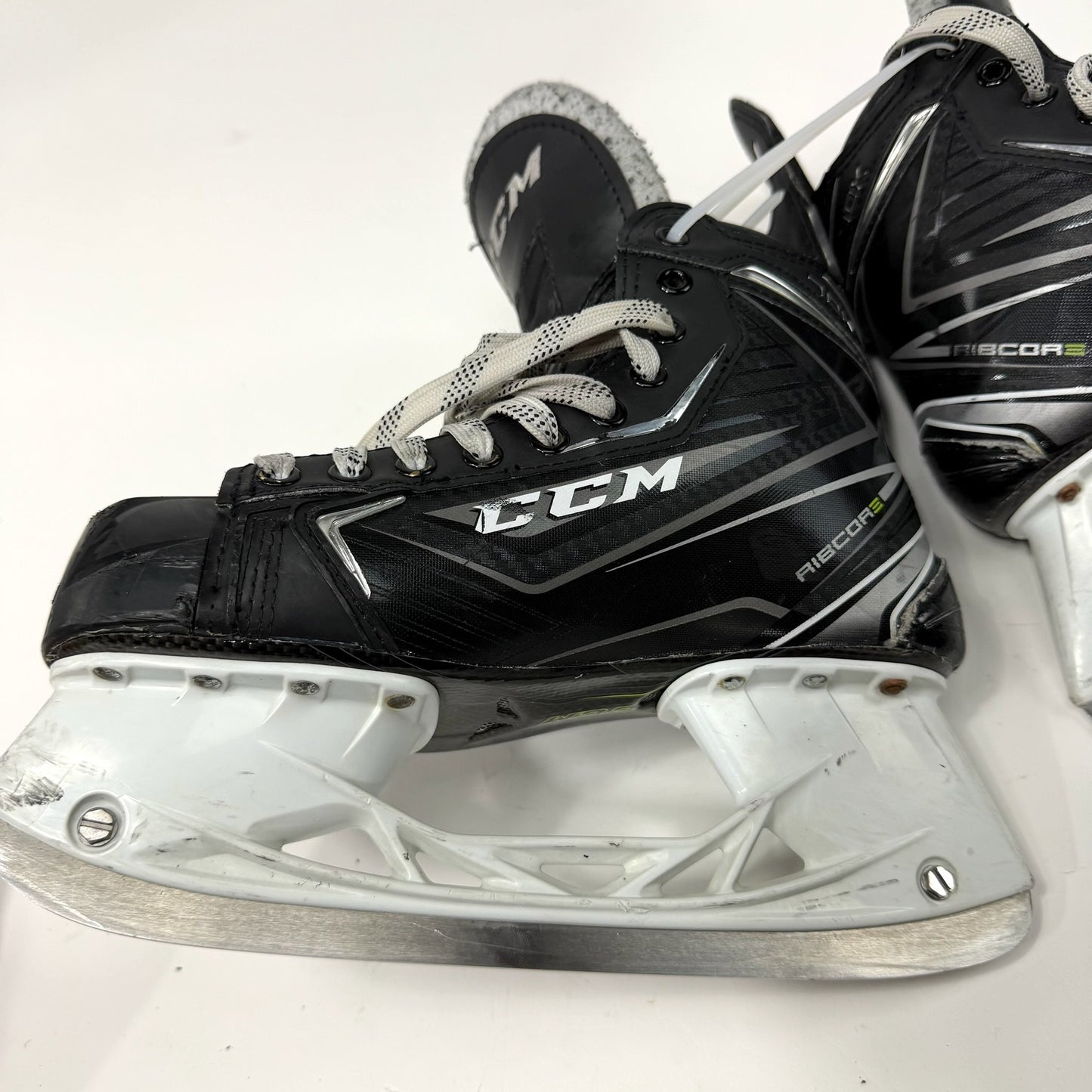 Used CCM Ribcor 70K Skates | Size 7 D | AB784