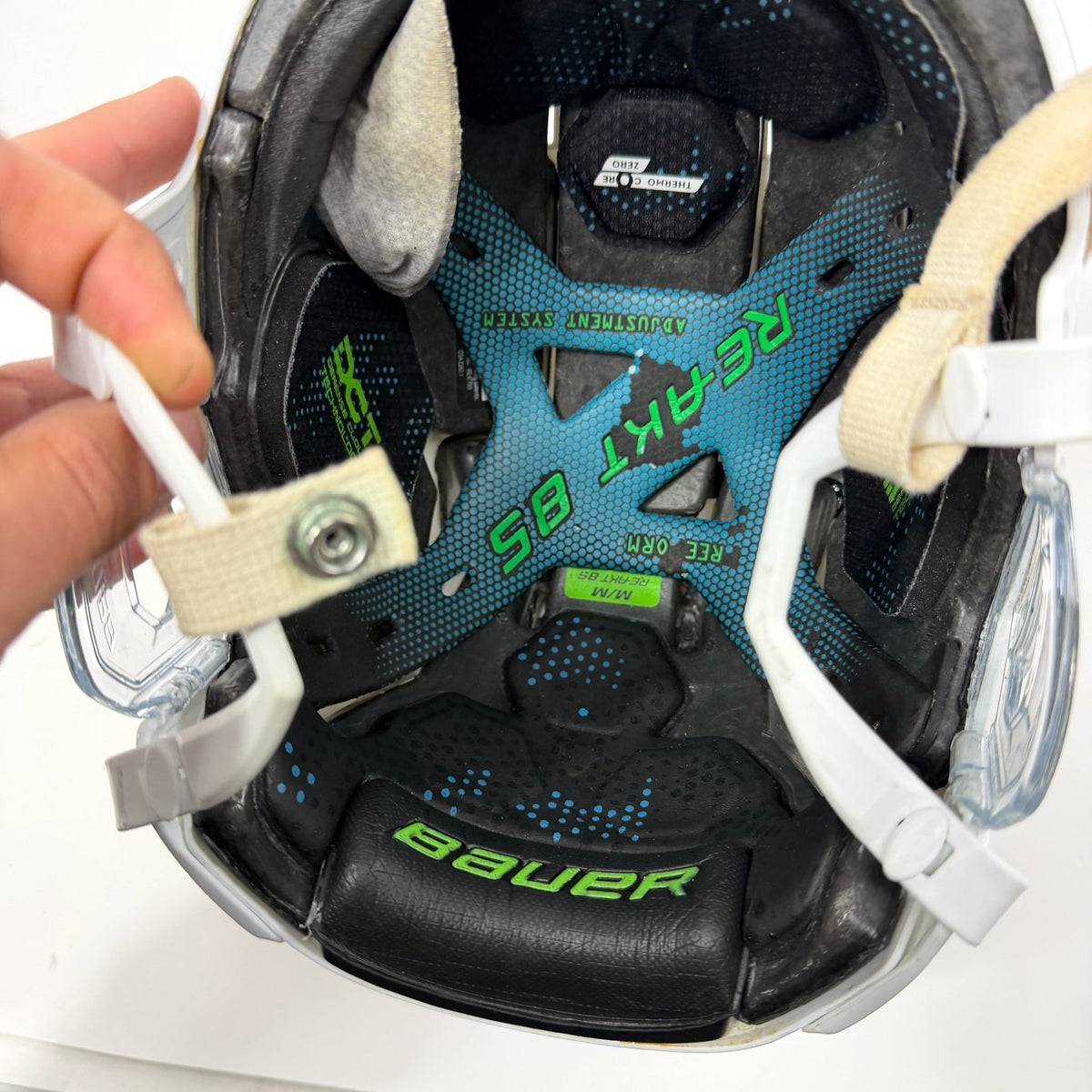 Used White Bauer Re-akt 85 Helmet | Medium | AB172 - Top Flight Hockey