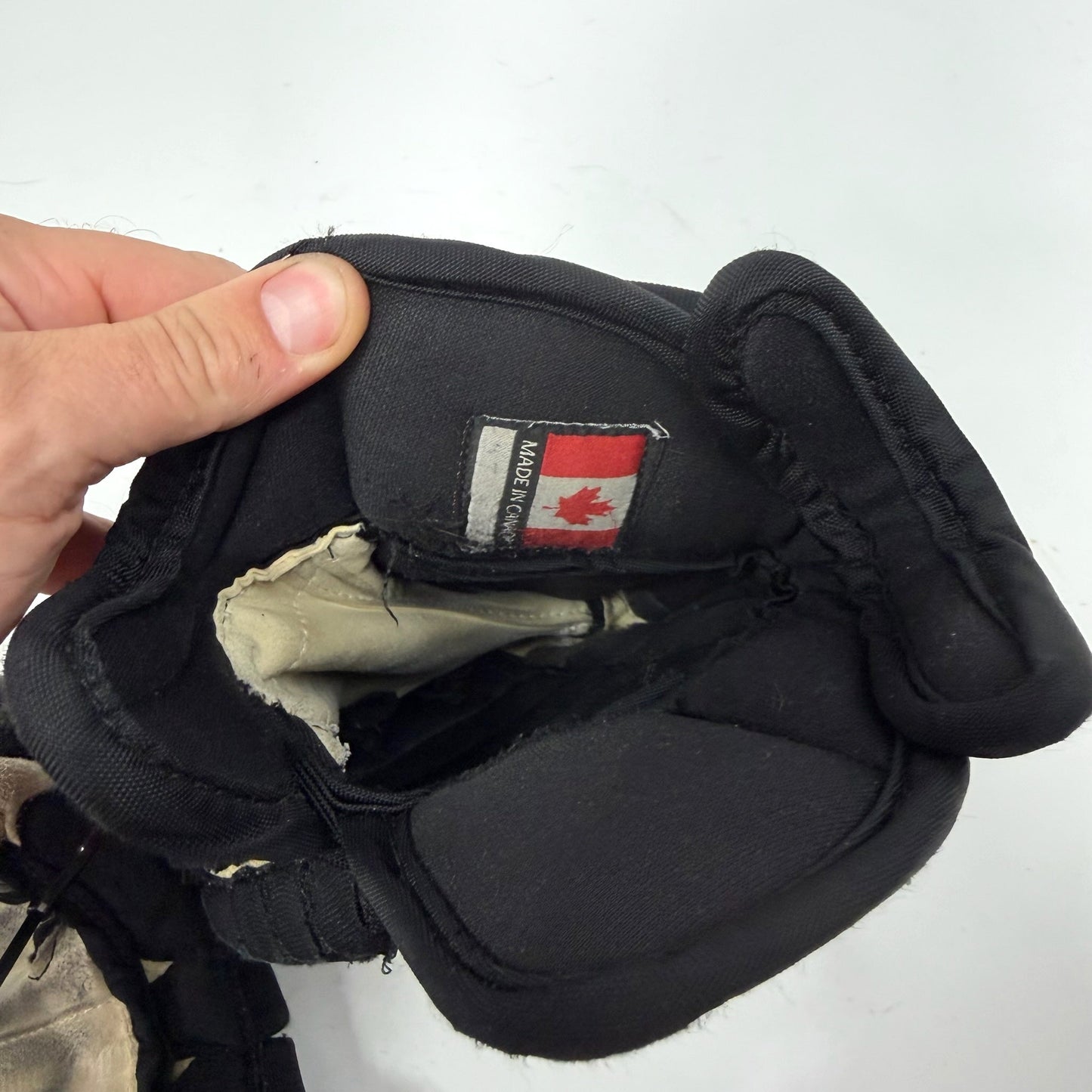 Used Black Reebok Pro Gloves | 14" | AB517