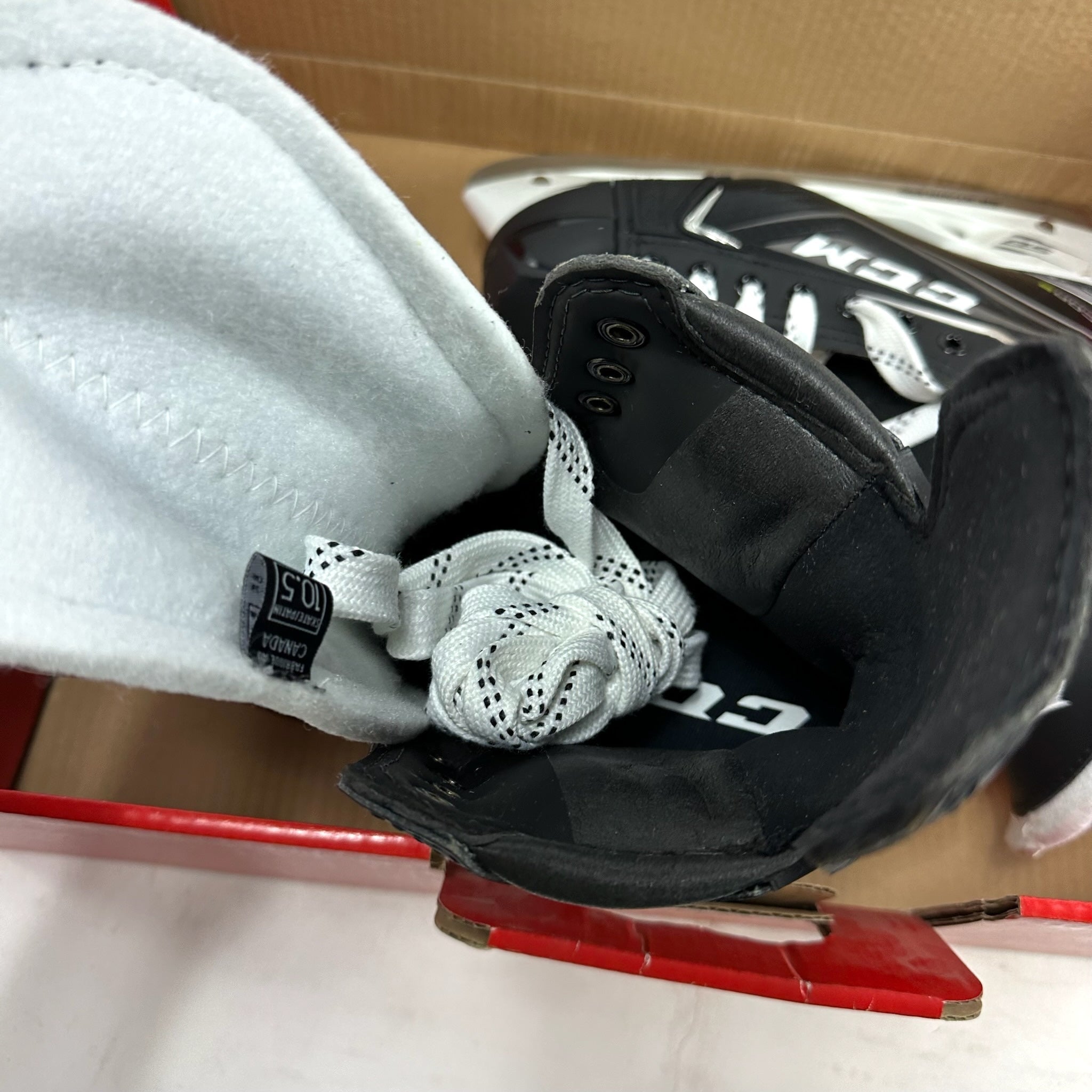 New CCM Ribcor 70K Skates | Size 10.5 D | M365