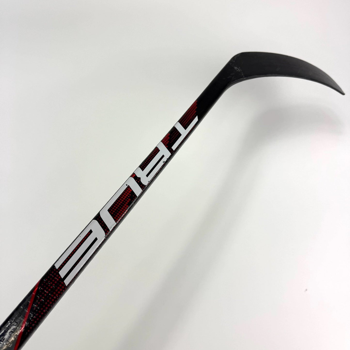 Used Left Red True Catalyst 9X4 | 85 Flex P92M Curve Grip | R834