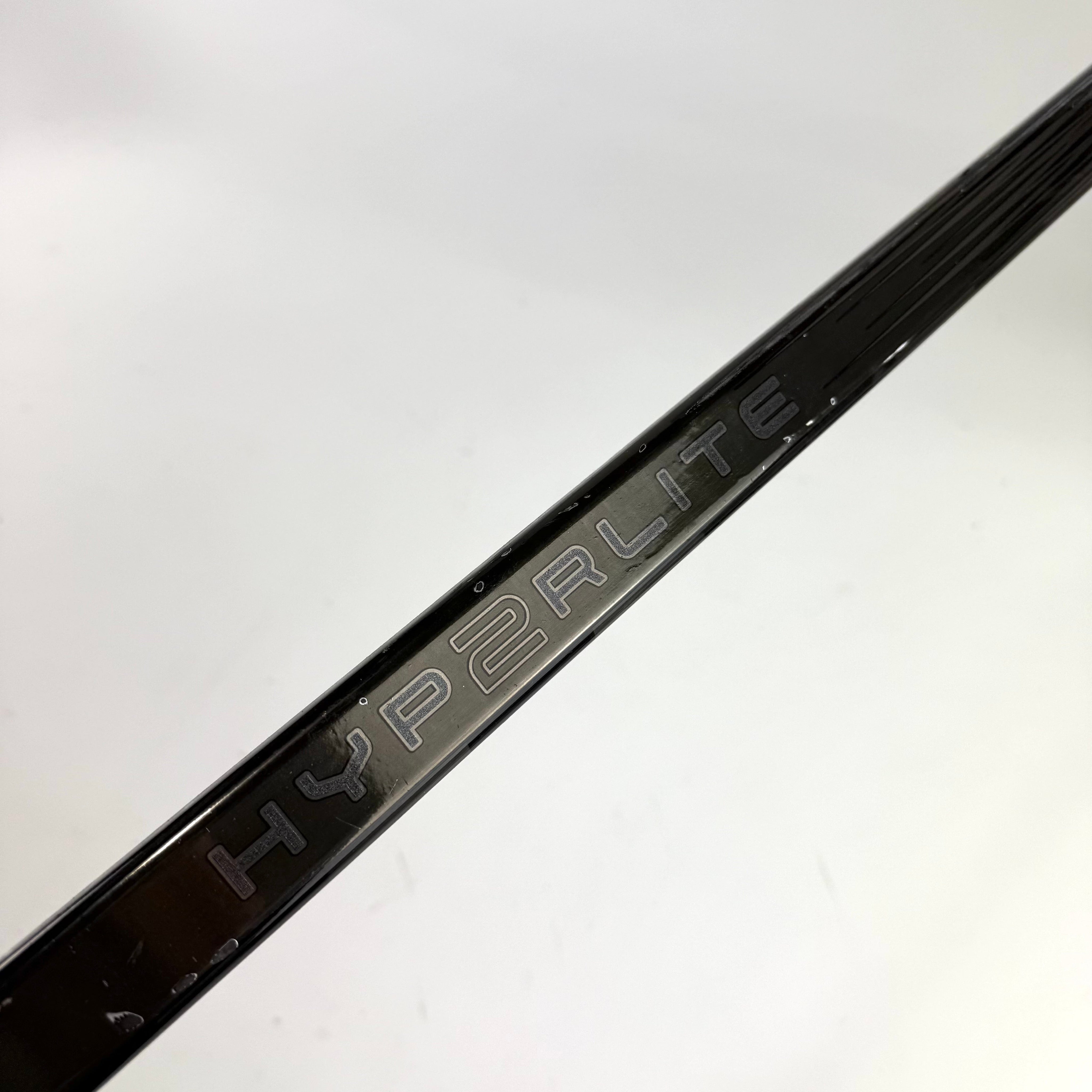 Repaired Right Black Bauer Vapor Hyperlite 2 | 87 Flex Custom Curve Grip | R28 - Top Flight Hockey