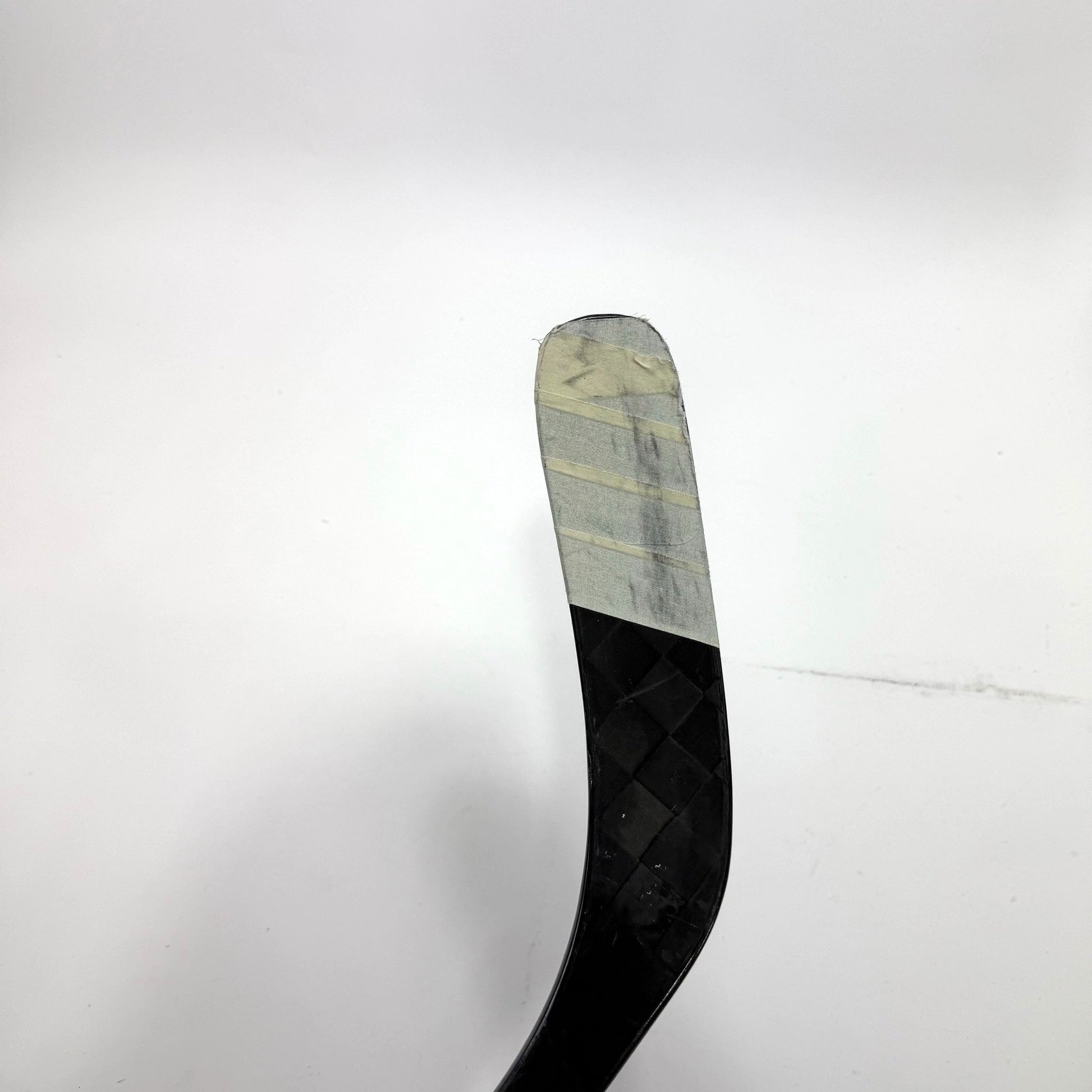 Used Left Warrior Super Novium | 80 Flex P88 Curve Grip | Lukas Reichel | BH167 - Top Flight Hockey