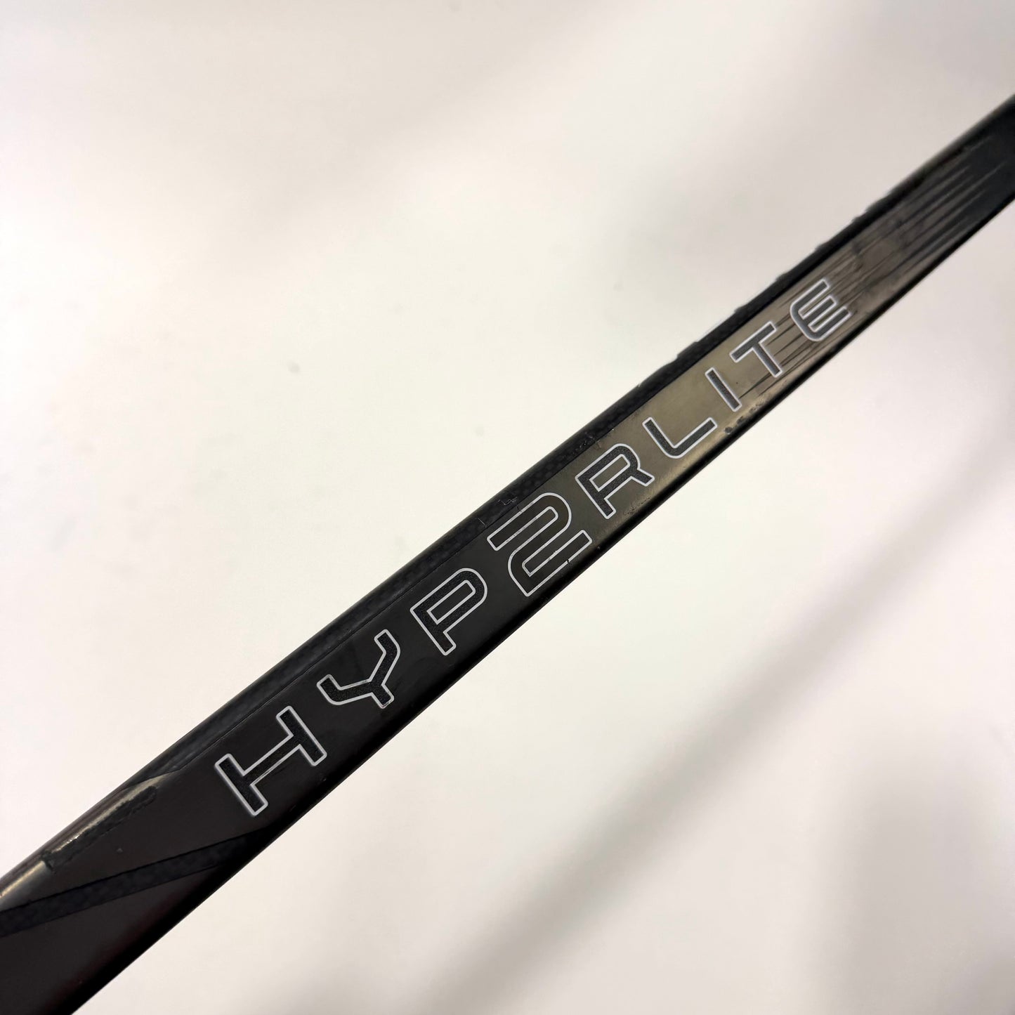 Used White/Black/Red Regular Bauer Hyperlite 2 Goalie Stick | 25" Paddle P31 Curve | AB652