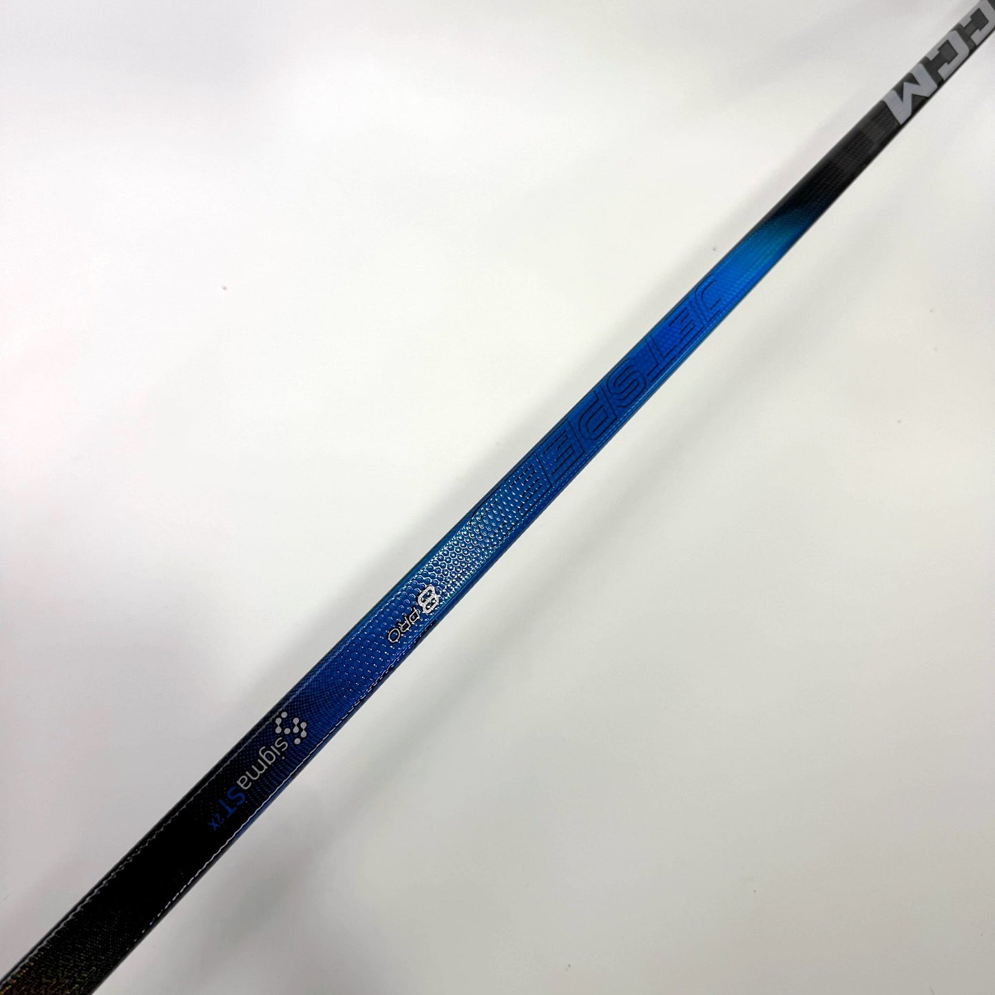 New Right Blue CCM Jetspeed FT8 Pro Curve Grip | 80 Flex P28M Curve Grip | BH509