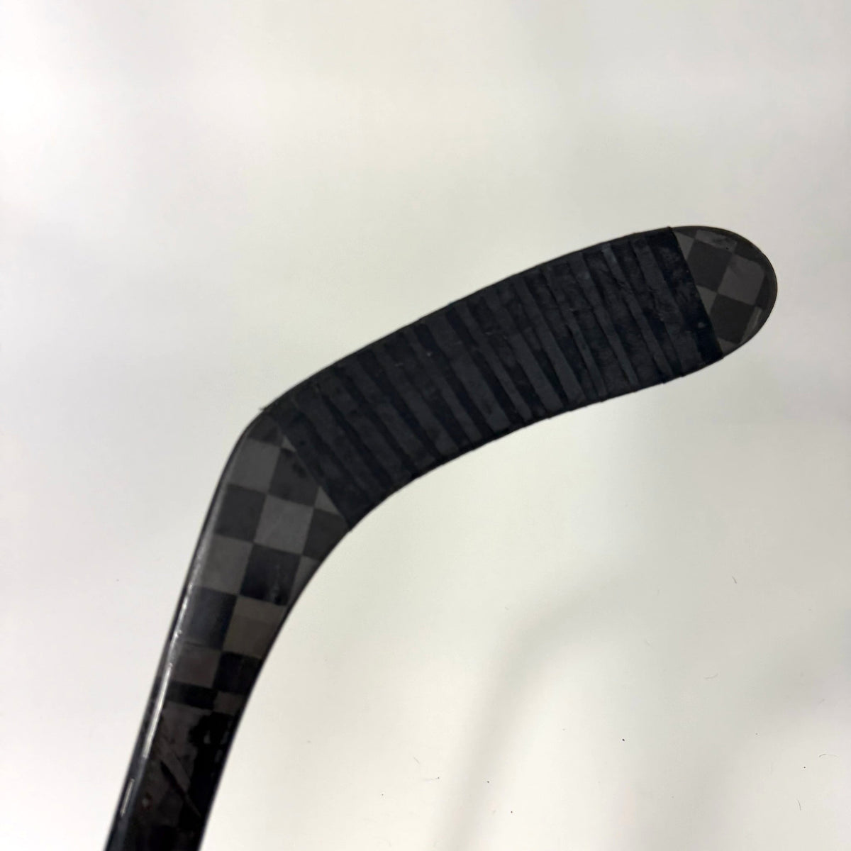 Used Right Red Bauer Flylite | 55 Flex Pastrnak Pro Curve Grip | AB702
