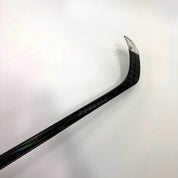 Used Right Black Bauer Vapor Flylite | 77 Flex P90TM Curve Grip | BH504 - Top Flight Hockey