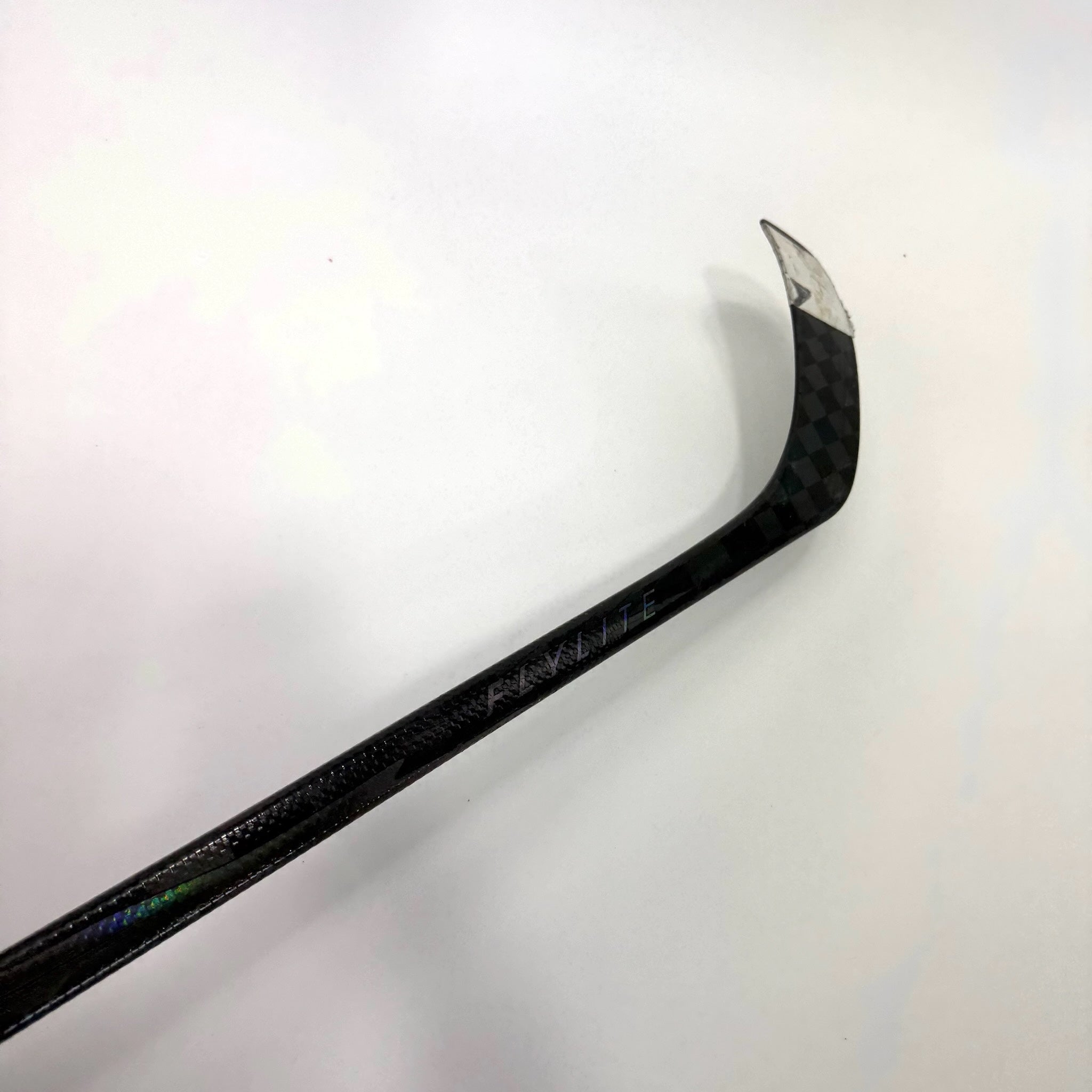 Used Right Black Bauer Vapor Flylite | 77 Flex P90TM Curve Grip | BH504 - Top Flight Hockey
