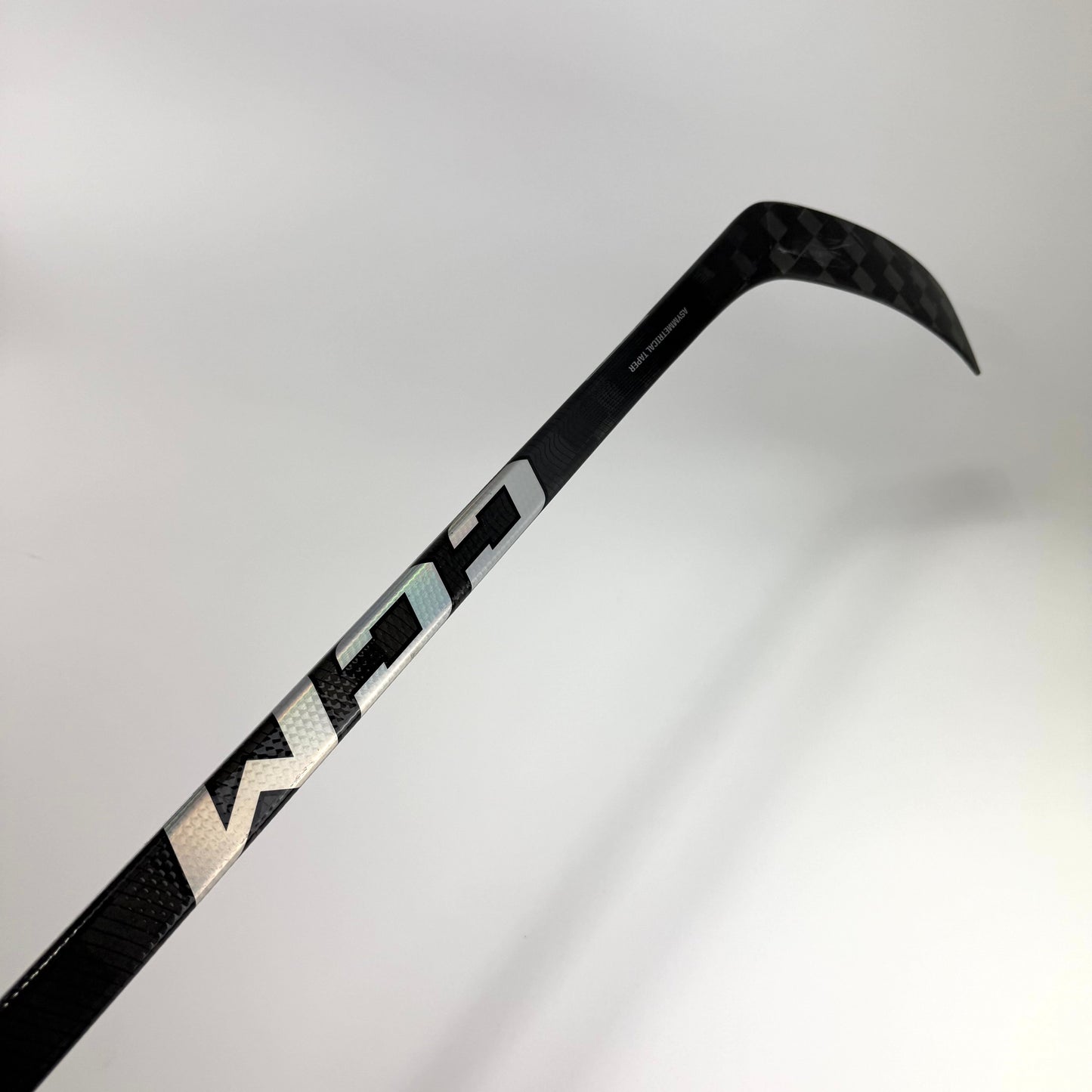 New Left CCM Ribcor Trigger 8 Pro | 90 Flex P28 Curve Grip | R268