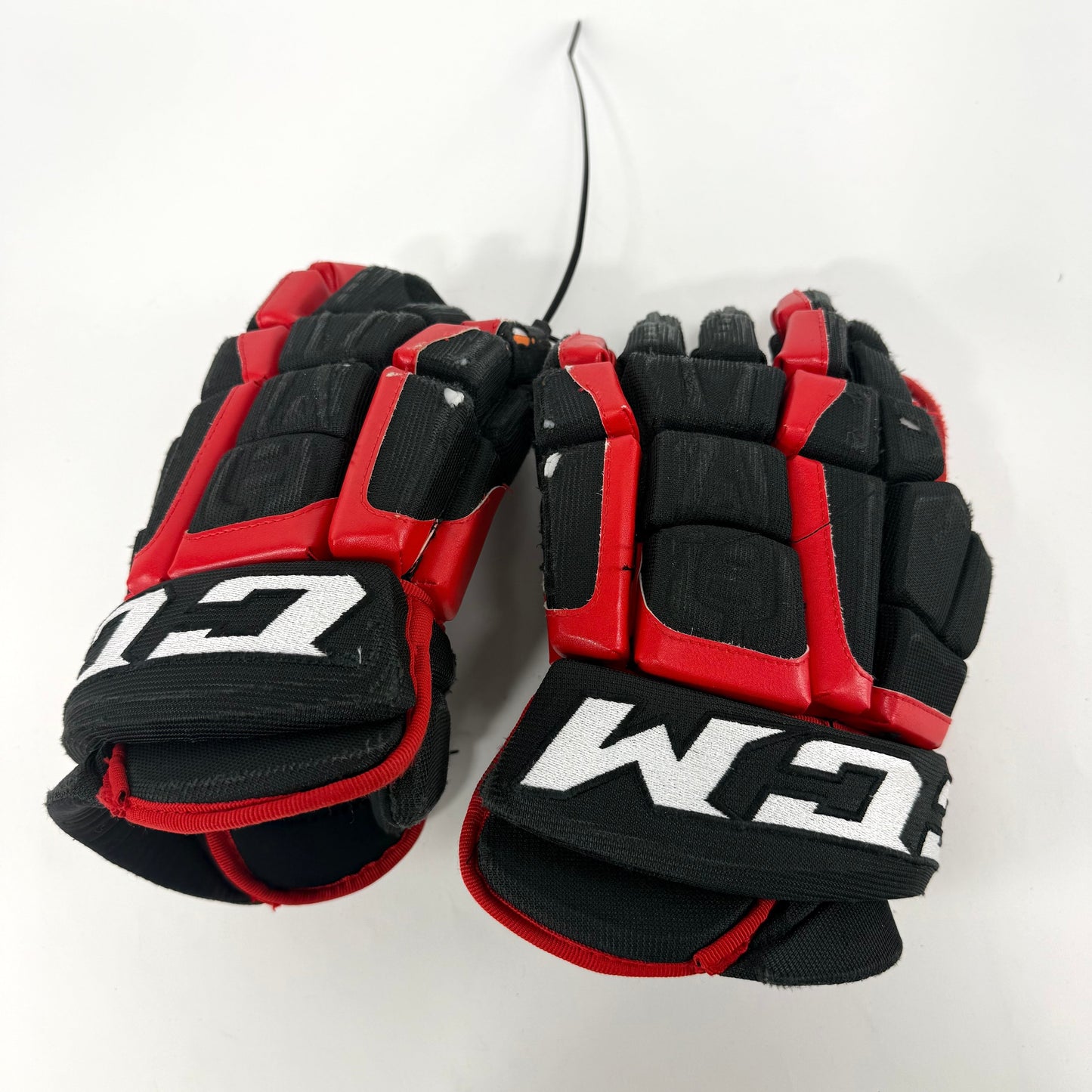 Used Blackhawks CCM HGCL Gloves 14" | L374