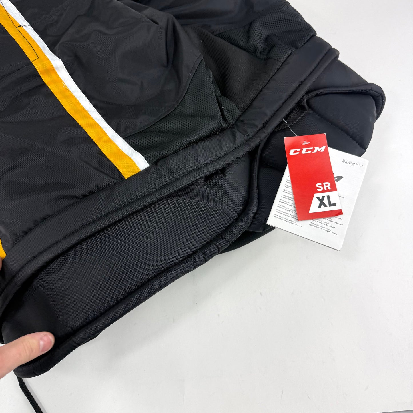 New Calgary Flames CCM HP35 Pants | XL +1 | R586