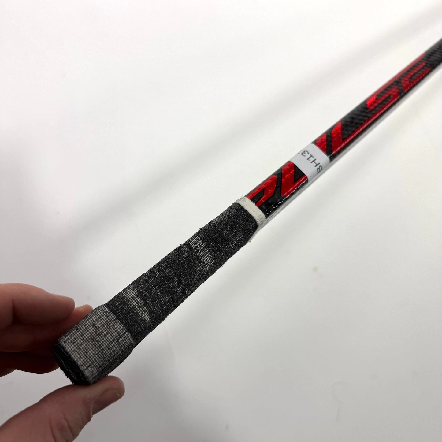 Used Left Red Bauer Pulse | 87 Flex P28 Curve Grip | Matt Gryzelcyk | BH137