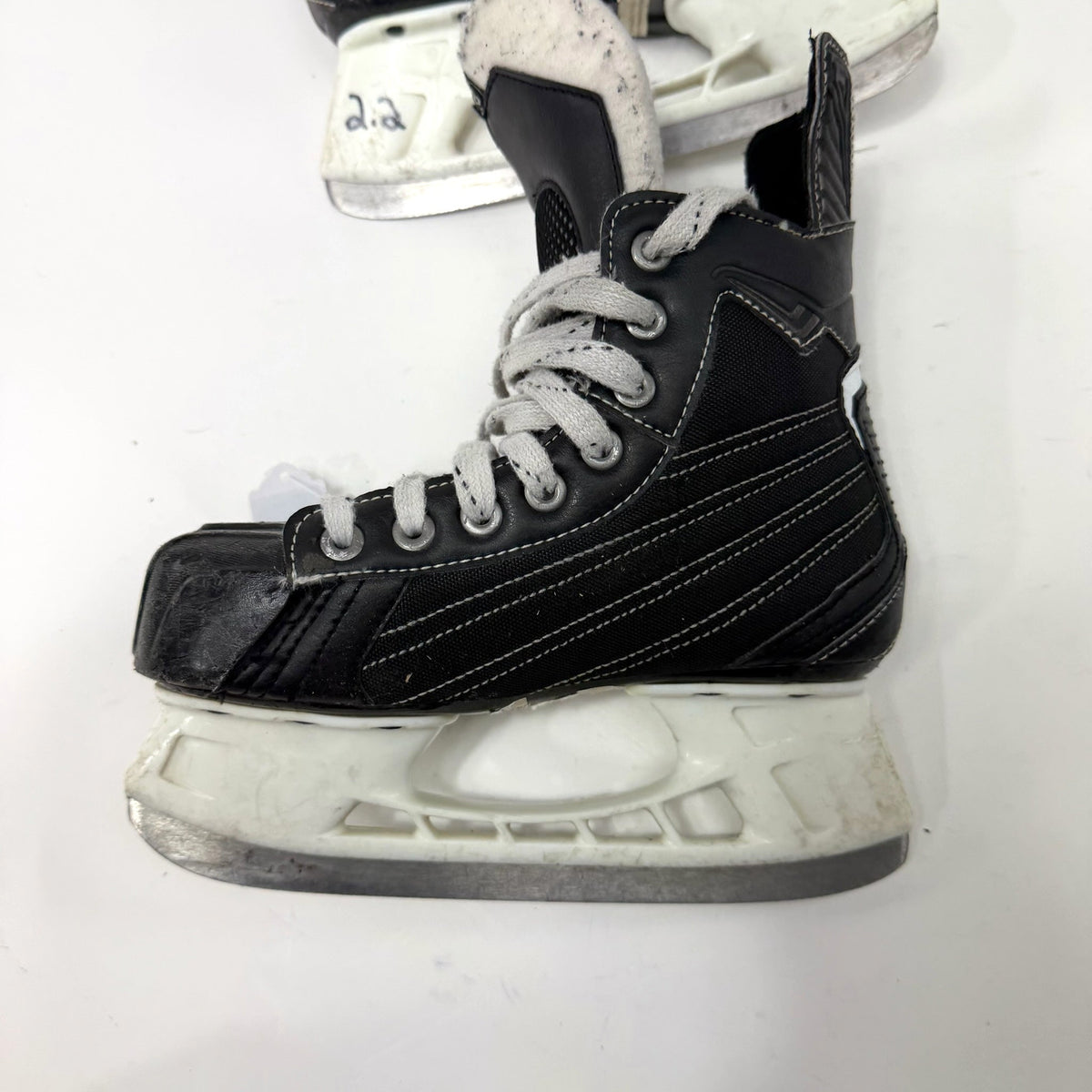 Used Bauer Nexus 4000 Skates | Size 2 R | AB792