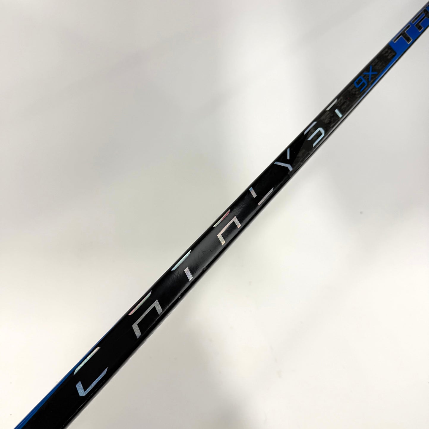 Used Right Blue True Catalyst 9X | 80 Flex P92 Curve Grip | AB958