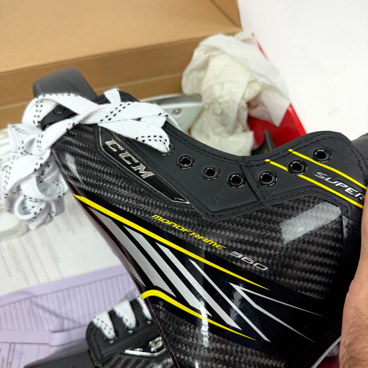 New CCM Super Tacks Skates | 9.5 D | CCM293 - Top Flight Hockey