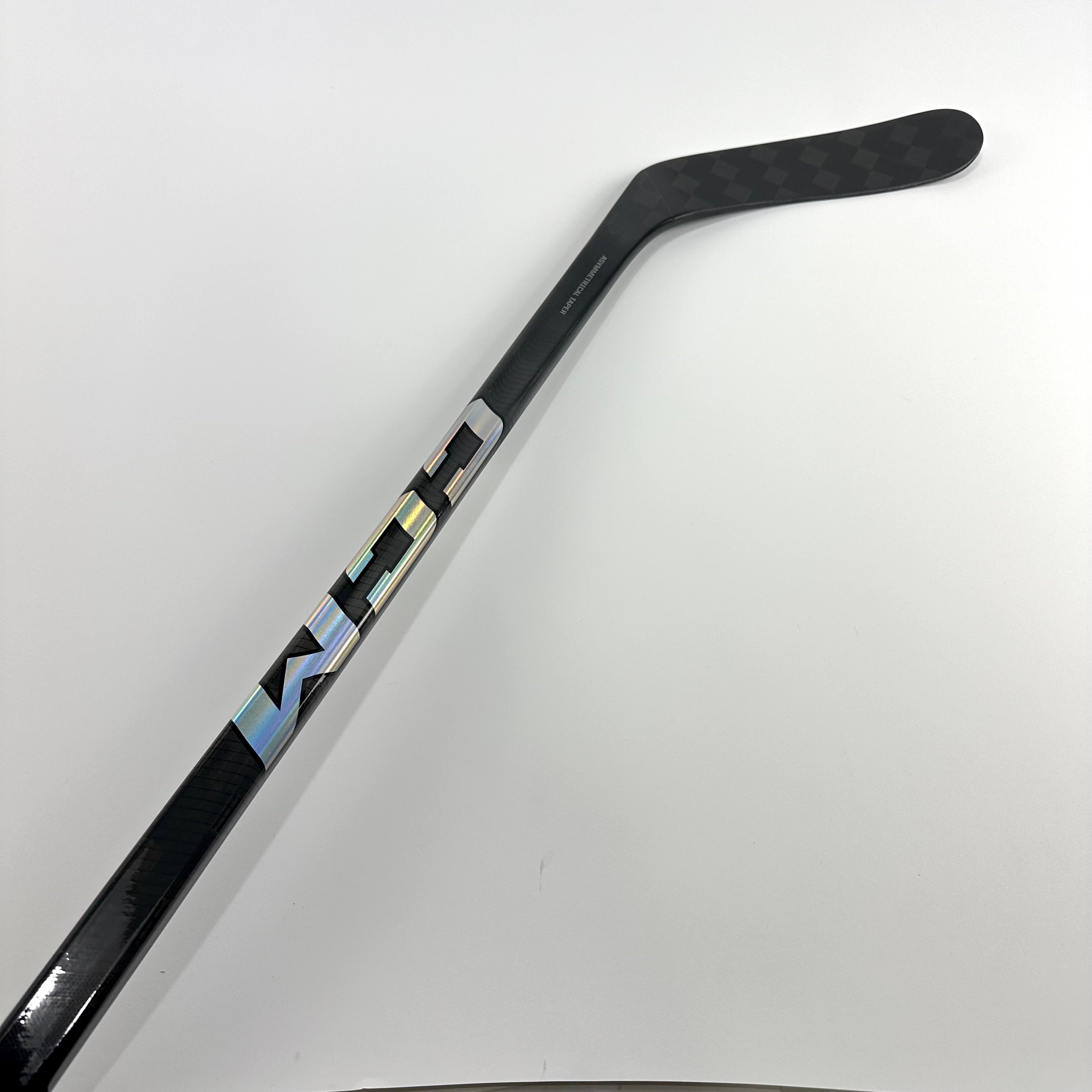 New Right CCM Ribcor Trigger 8 Pro | 80 Flex Mackinnon Curve Grip | Weiermair | C144