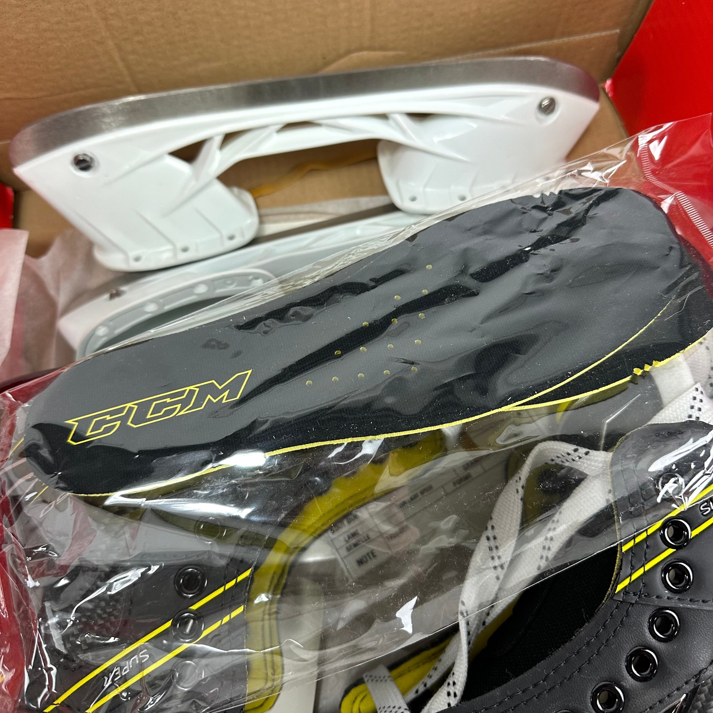 Brand New CCM Super Tacks Skates | Size 7 D | Carr | C39