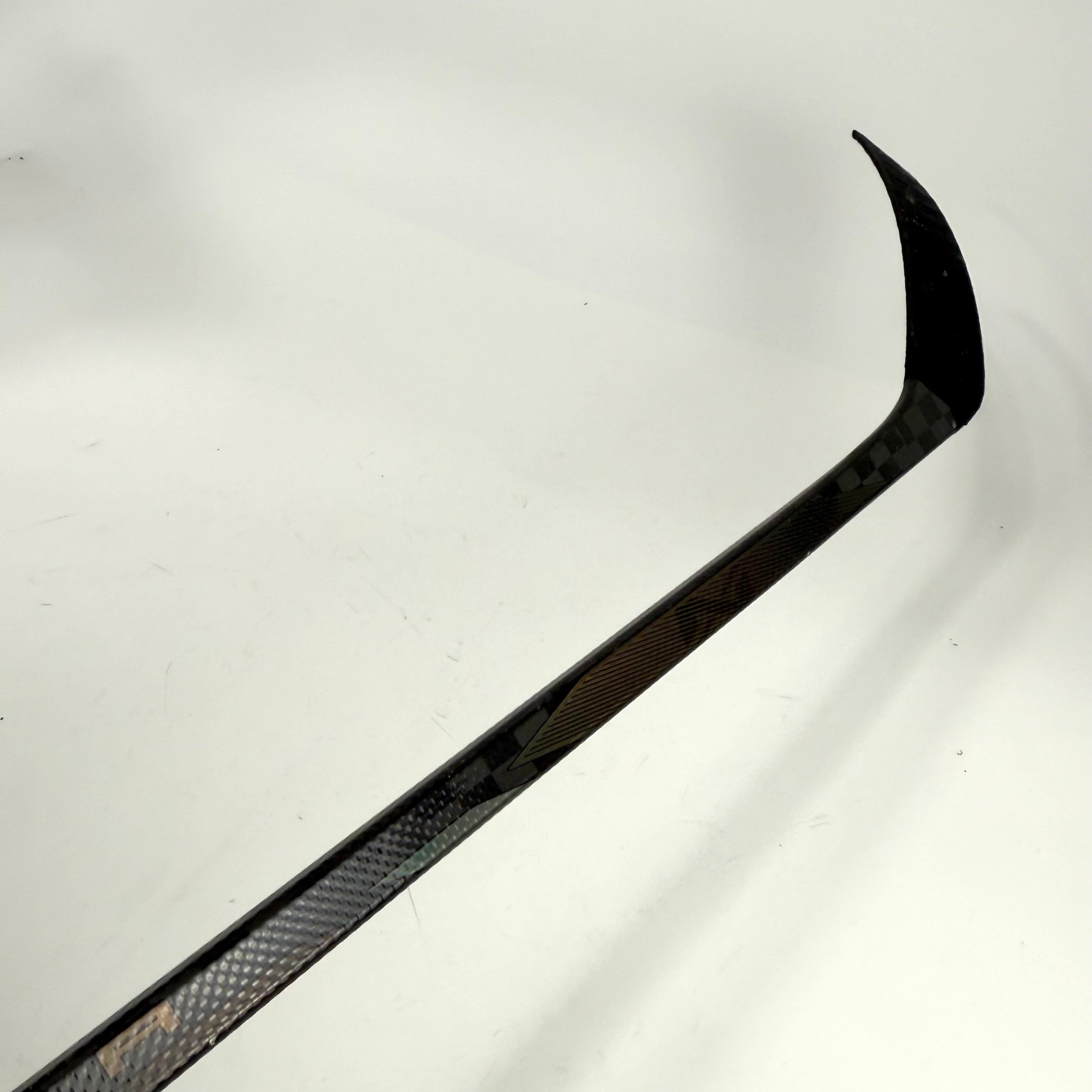 Repaired Right Blue Bauer Nexus Tracer | 95 Flex P28M Curve Grip | R26 - Top Flight Hockey