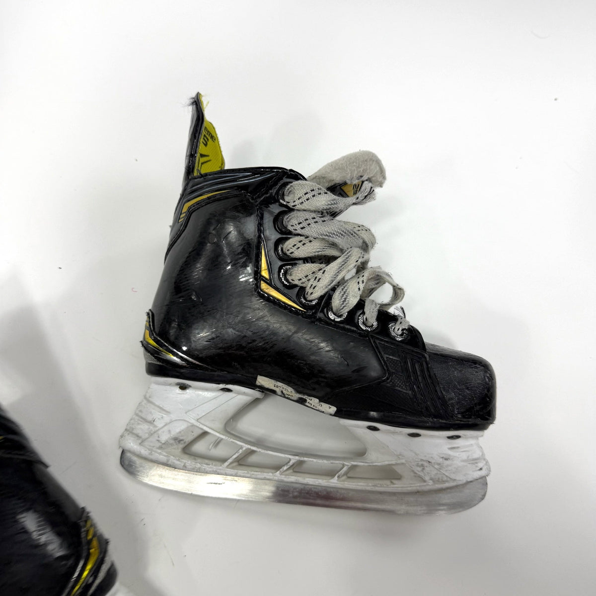 Used Bauer Supreme 2S Skates | Yth 12.5 D | AB380 - Top Flight Hockey