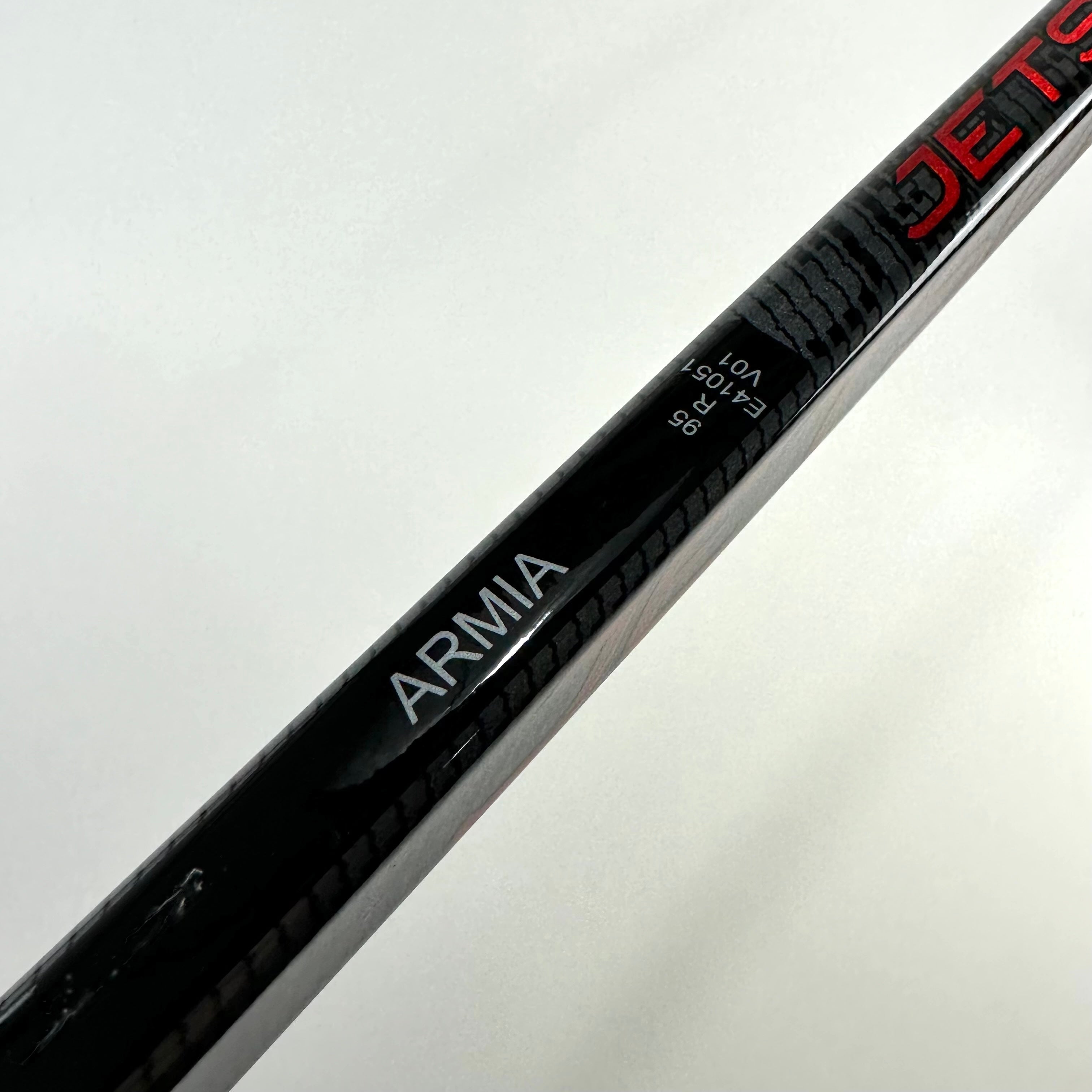 New Right CCM Red Jetspeed FT6 Pro | 95 Flex P28 Curve Grip | Armia | C201