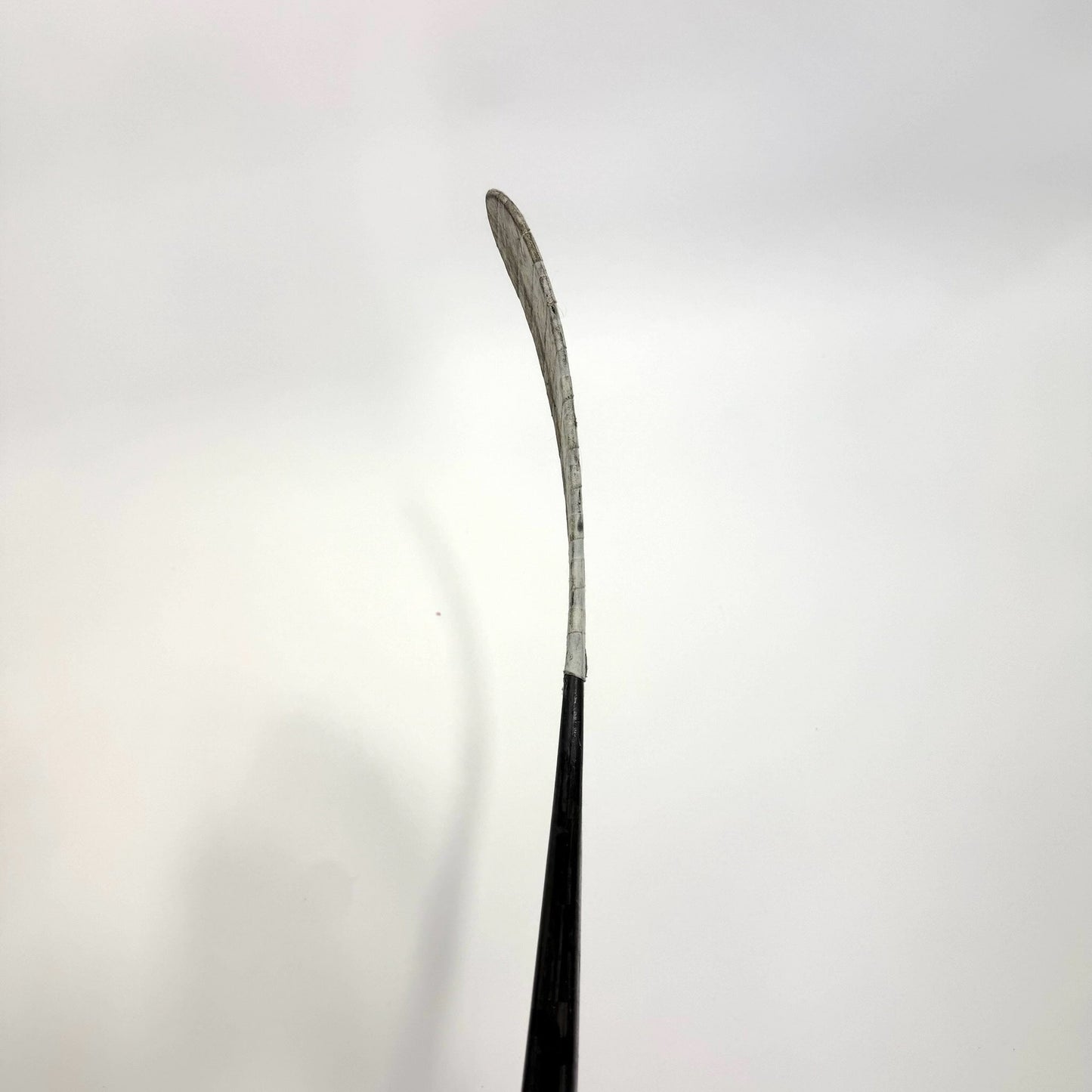 Used Right Black Bauer Nexus Sync | 50 Flex P28 Curve Grip | BH496 - Top Flight Hockey