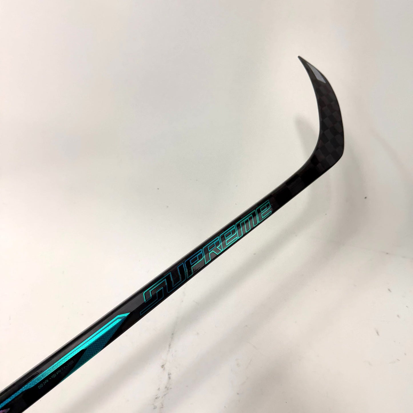 UNRELEASED - New Right Bauer Supreme Fuse | 55 Flex P28 Curve Grip | AB833