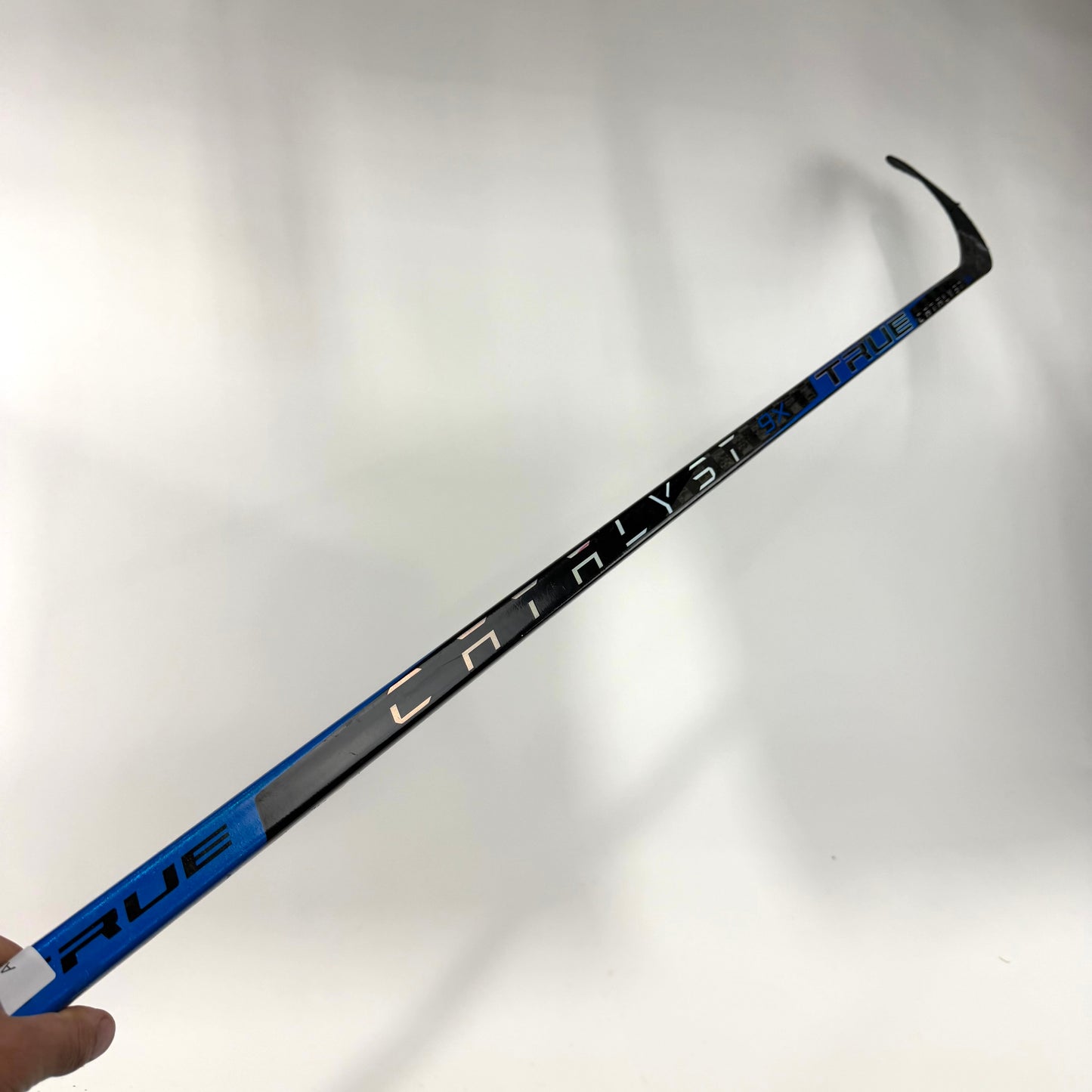 Used Right Blue True Catalyst 9X | 80 Flex P92 Curve Grip | AB958