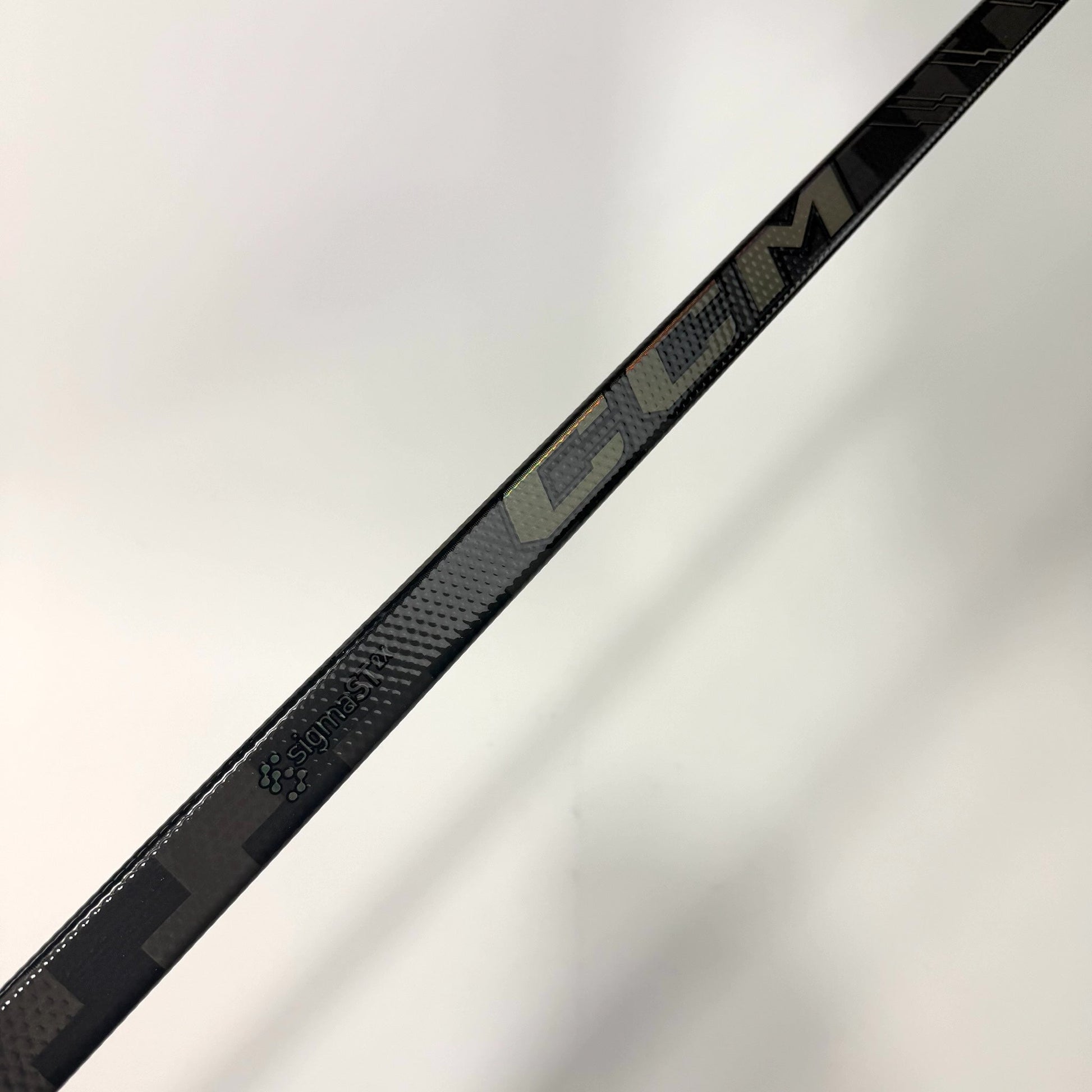 New Right CCM Tacks XF Ghost | 85 Flex P90T Curve Grip | AB972 - Top Flight Hockey