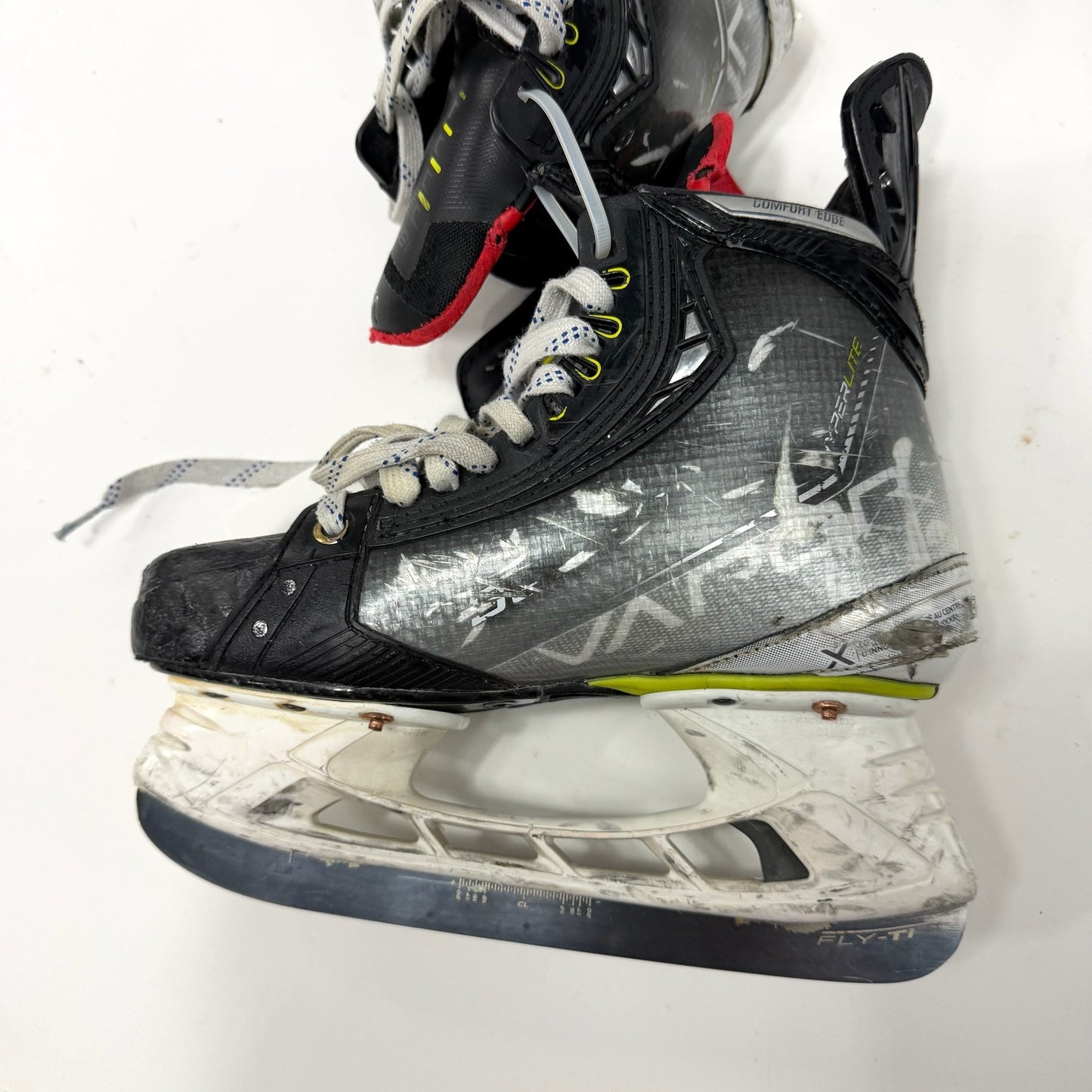 Used Bauer Vapor Hyperlite Skates | Size 4.5 Fit 2 | J137