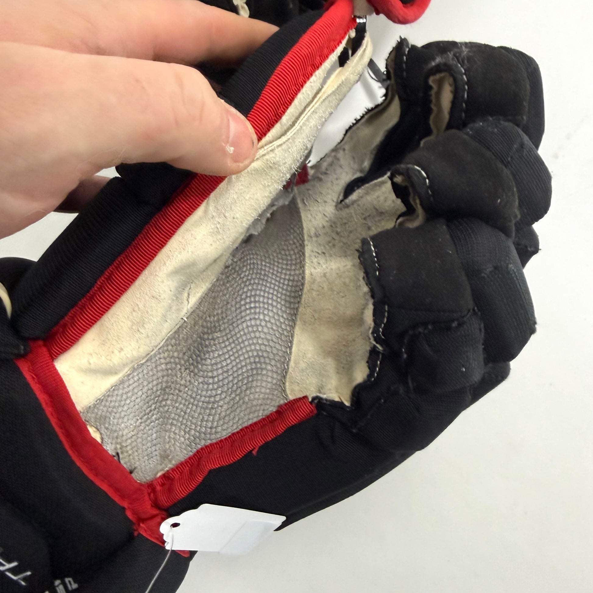 Used Black and Red Chicago Blackhawks True Catalyst 9X Gloves | 14" | Sanford | BH272 - Top Flight Hockey