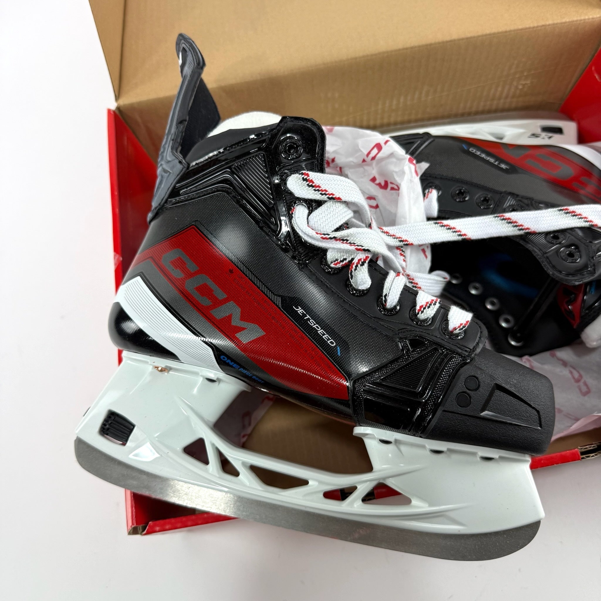 New CCM Jetspeed FT680 Skates | 4.5 Wide - Top Flight Hockey